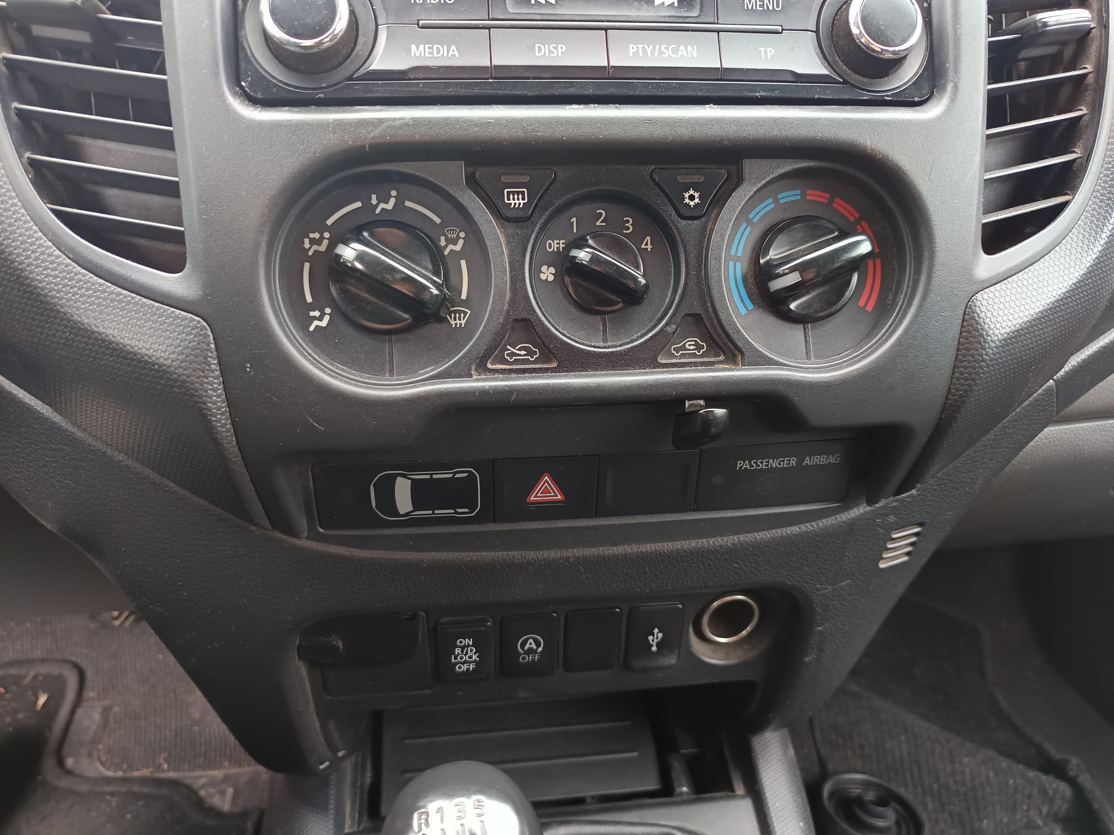 Mitsubishi L200 4WD CC Invite 3 L 2.5 DI-D — imagen 29