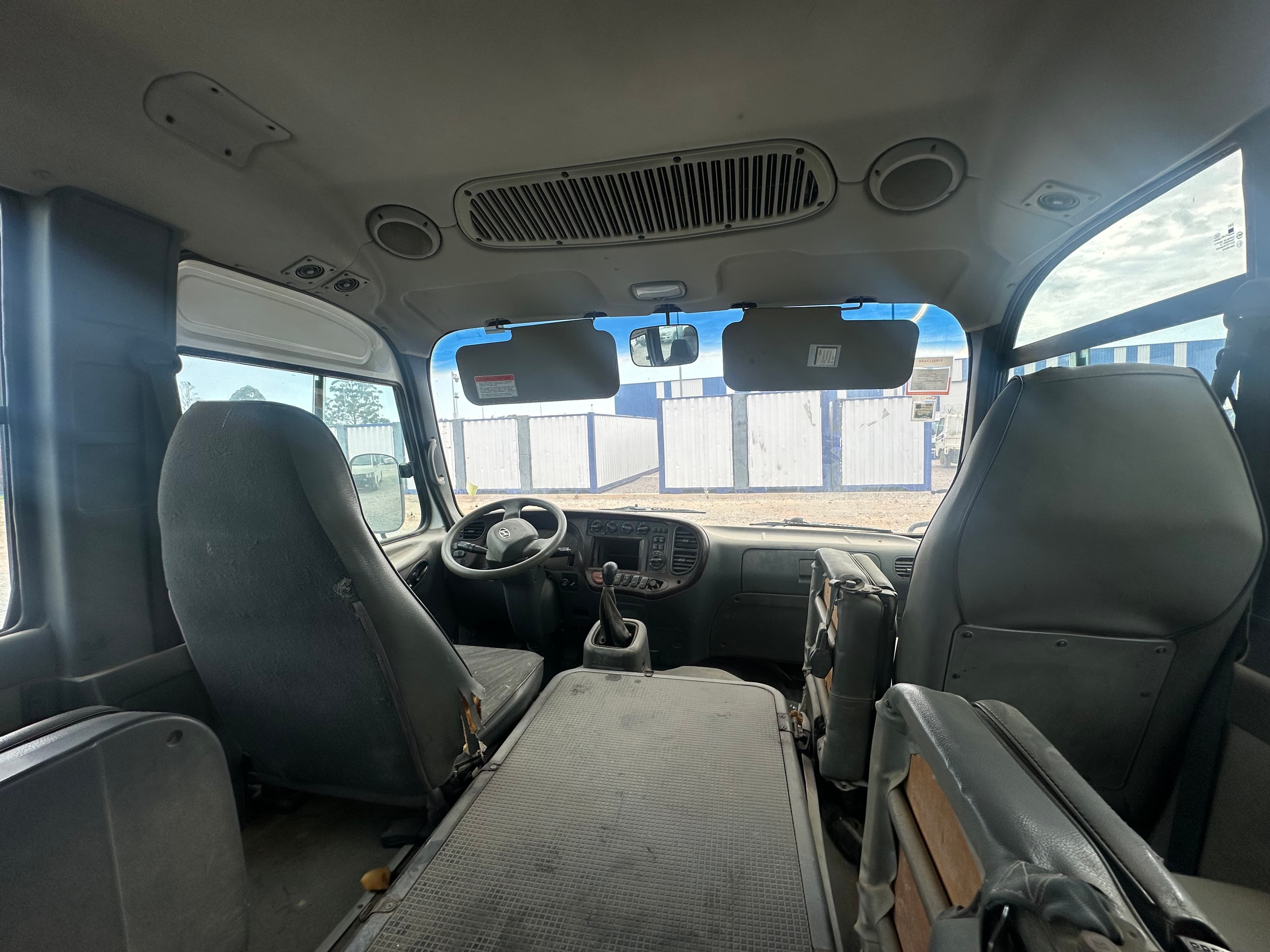 HYUNDAI COUNTY 30L — imagen 6