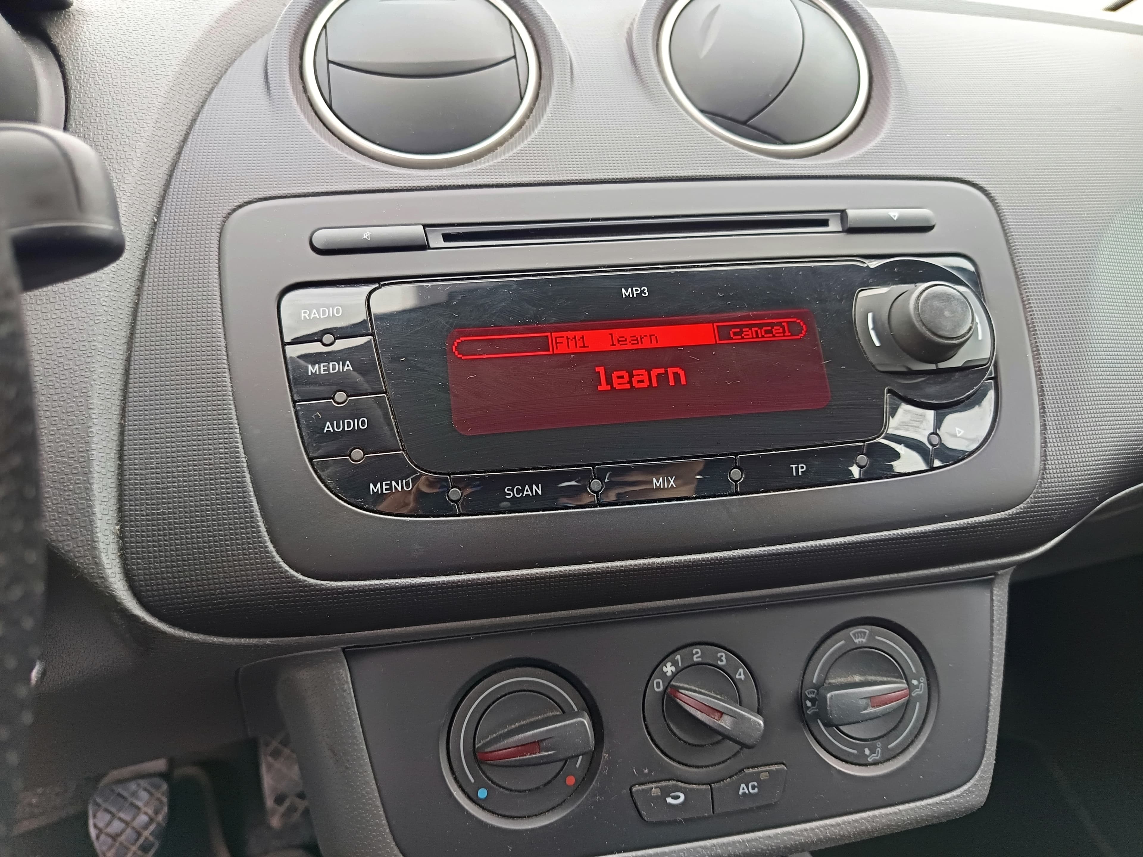 Seat Ibiza · Ano 2011 — image 36