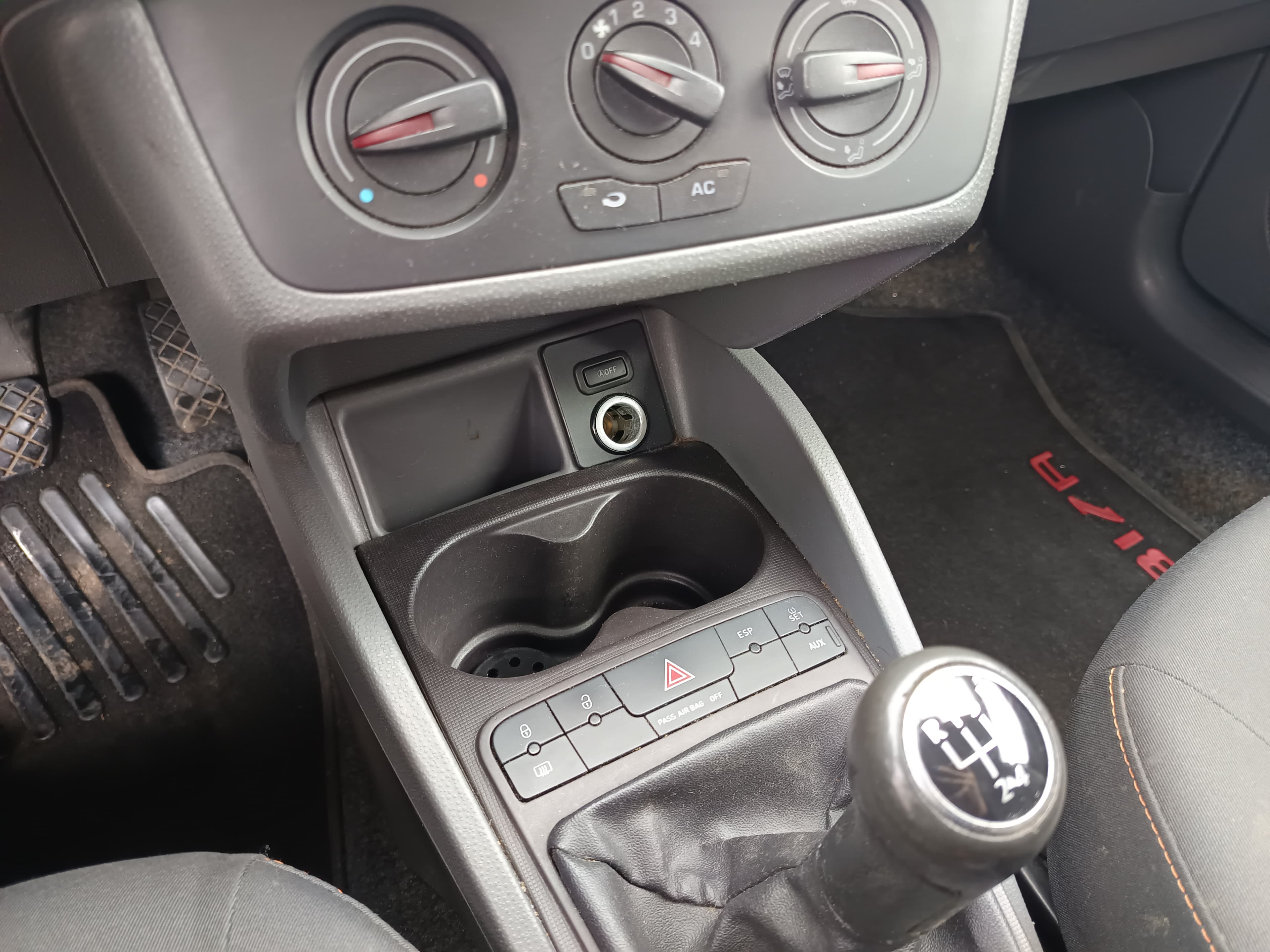 Seat Ibiza · Ano 2011 — image 38