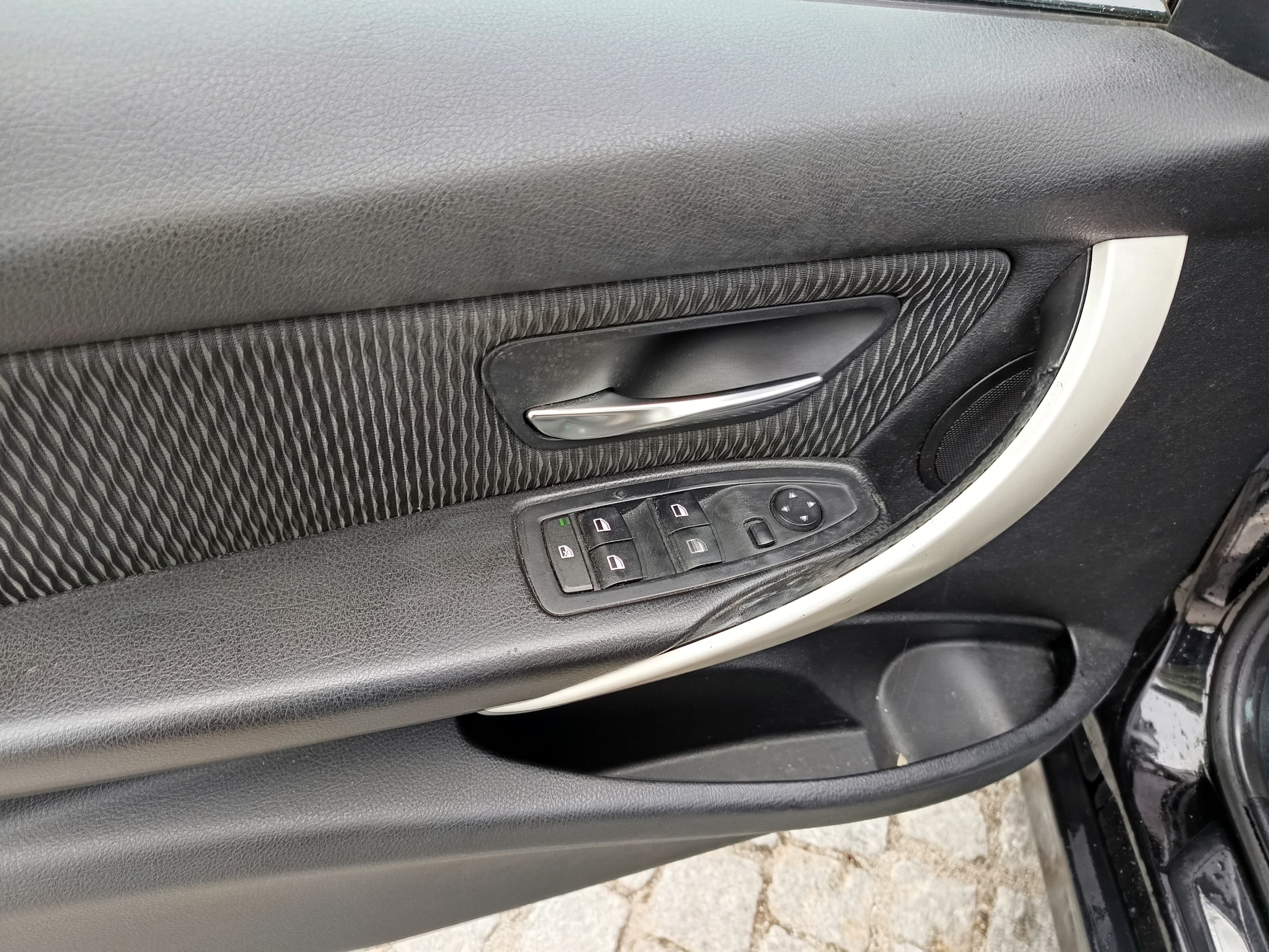 BMW 318d · Ano 2014 — image 36
