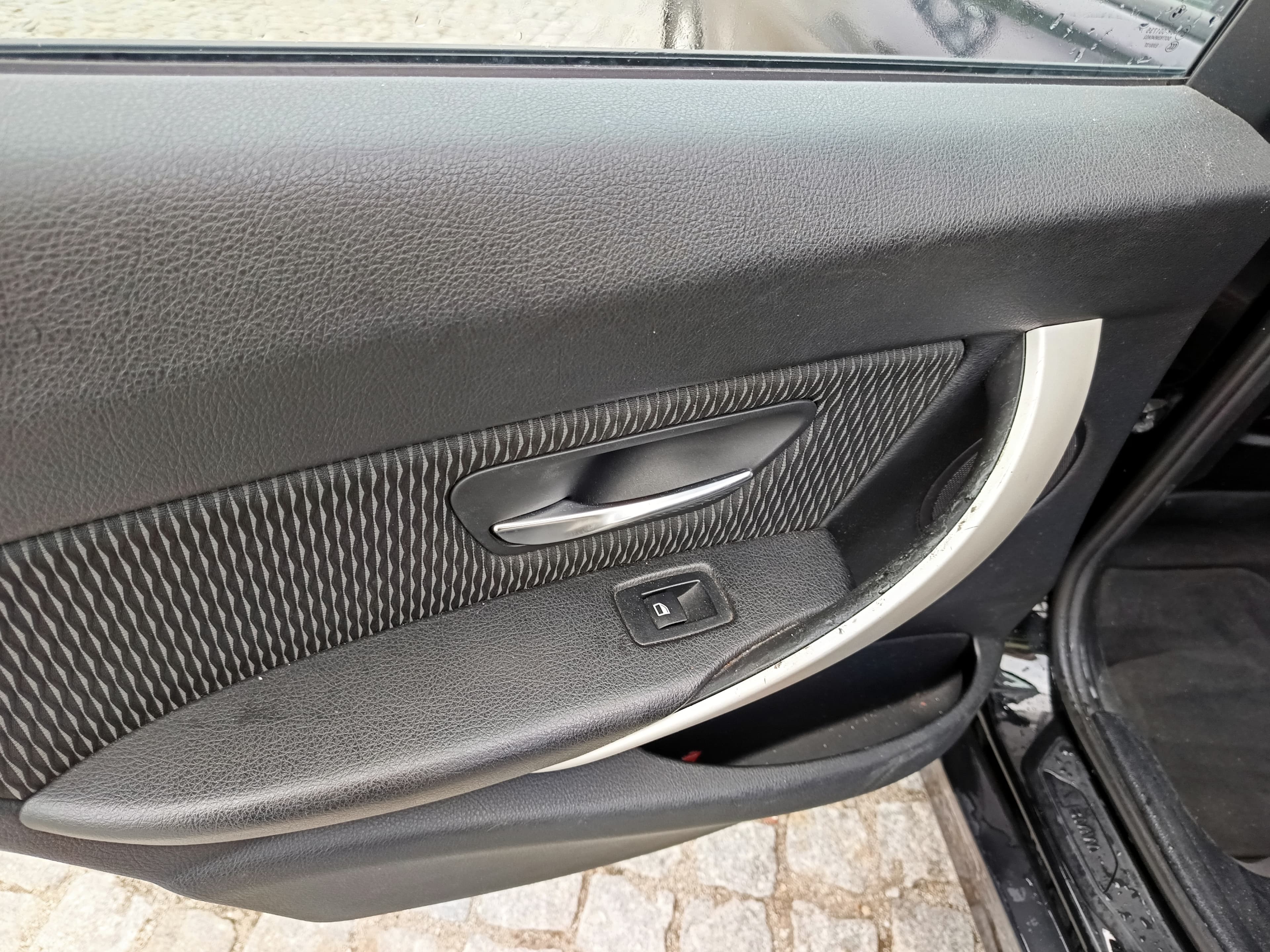 BMW 318d · Ano 2014 — image 33