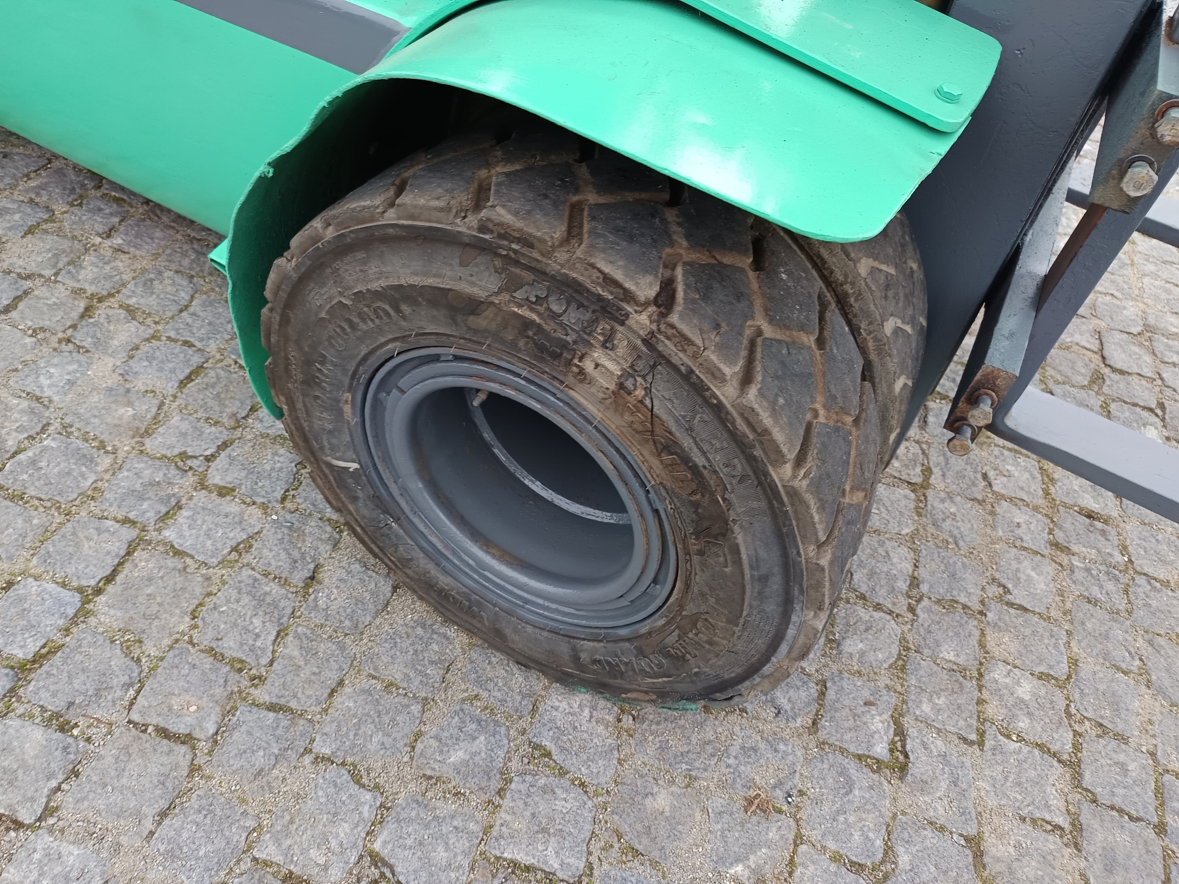 Empilhador Mitsubishi FD25T — imagen 5
