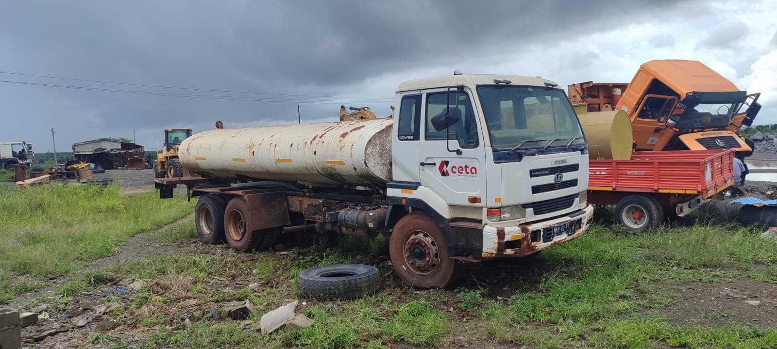 Nissan Diesel UD290 — image 3