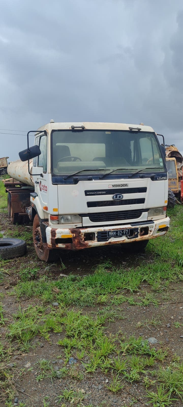 Nissan Diesel UD290 — image 2
