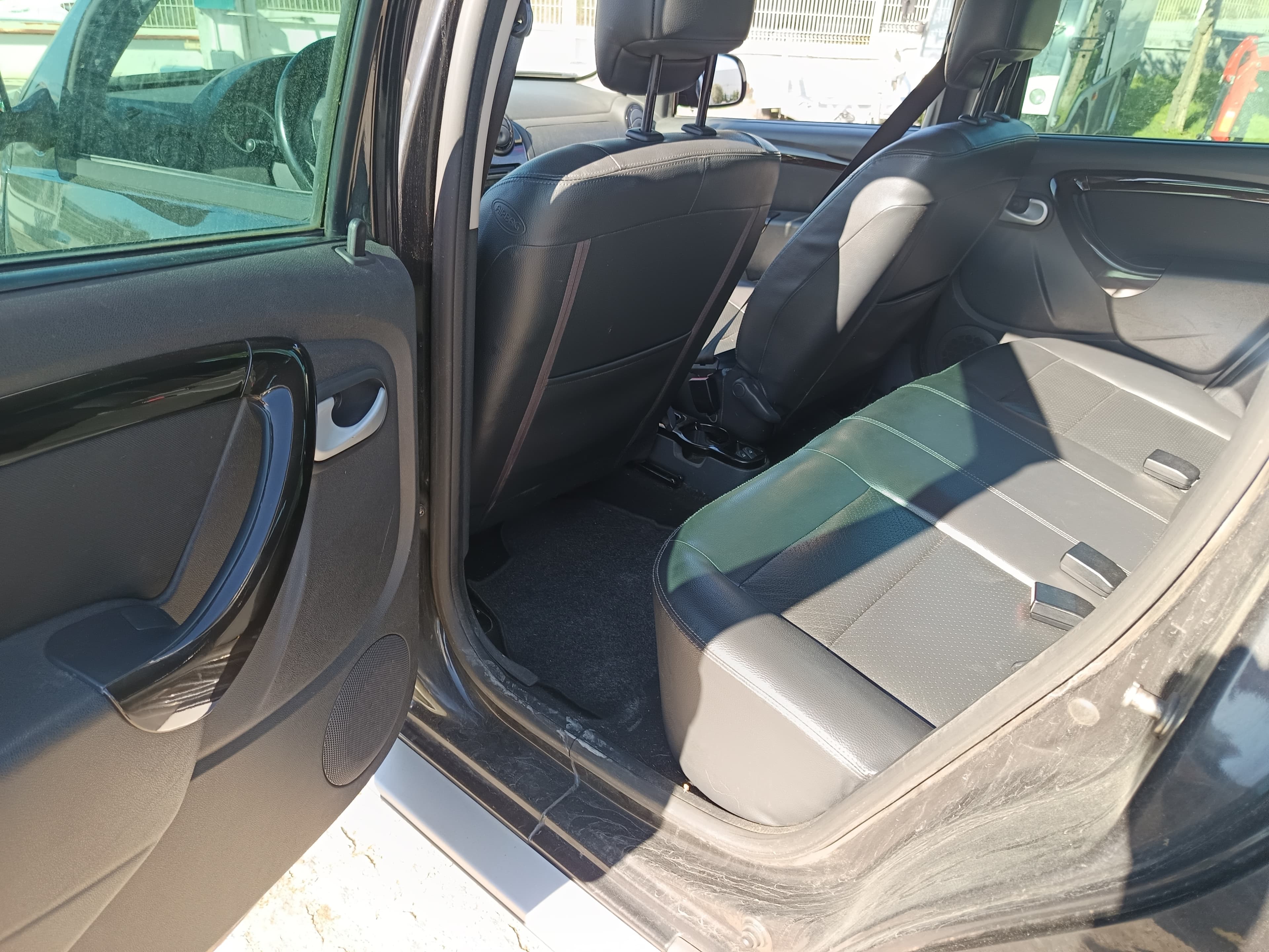 Dacia Duster · Ano 2010 — image 28