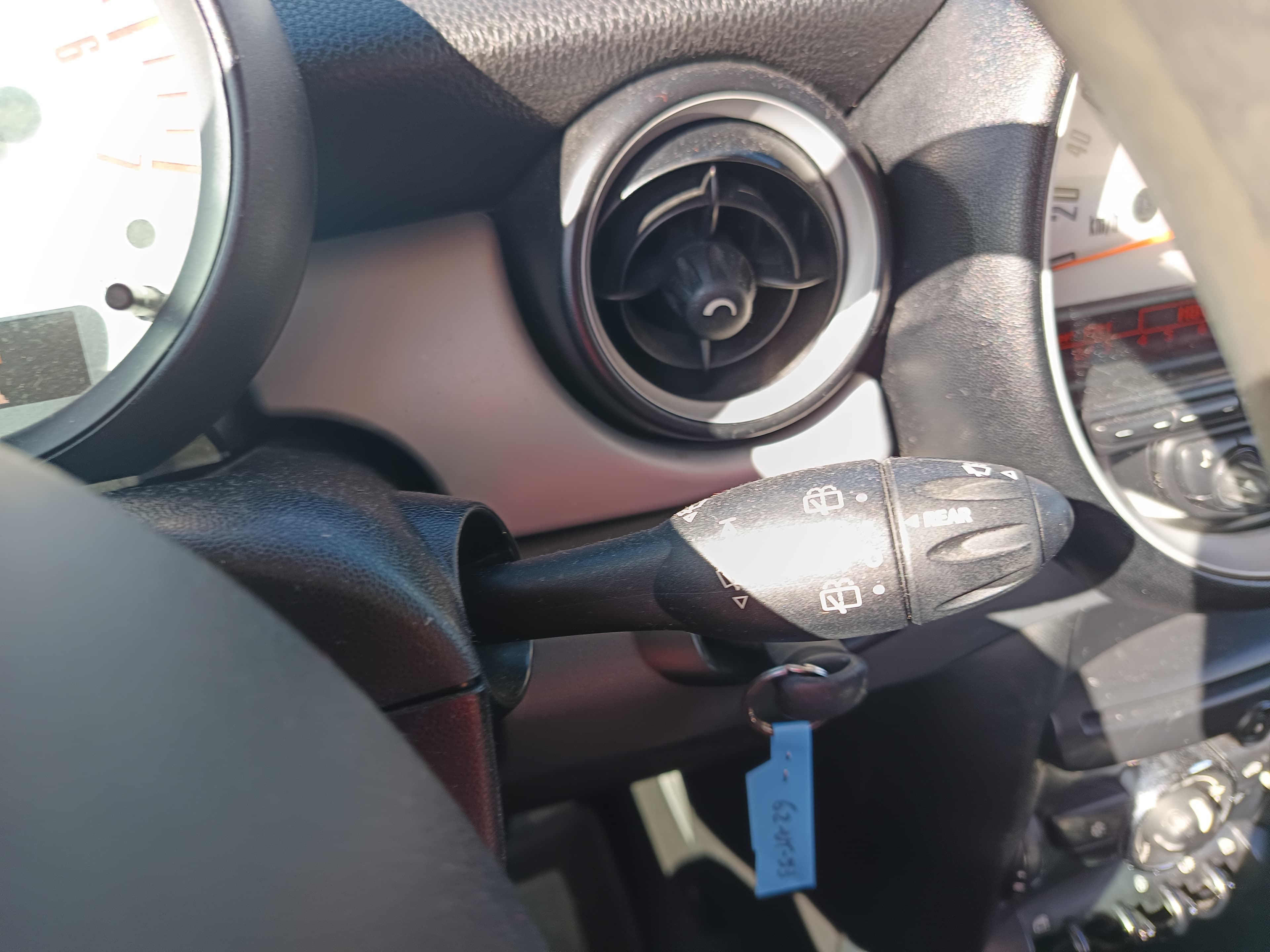 Mini Cooper One D · Ano 2012 — imagem 31