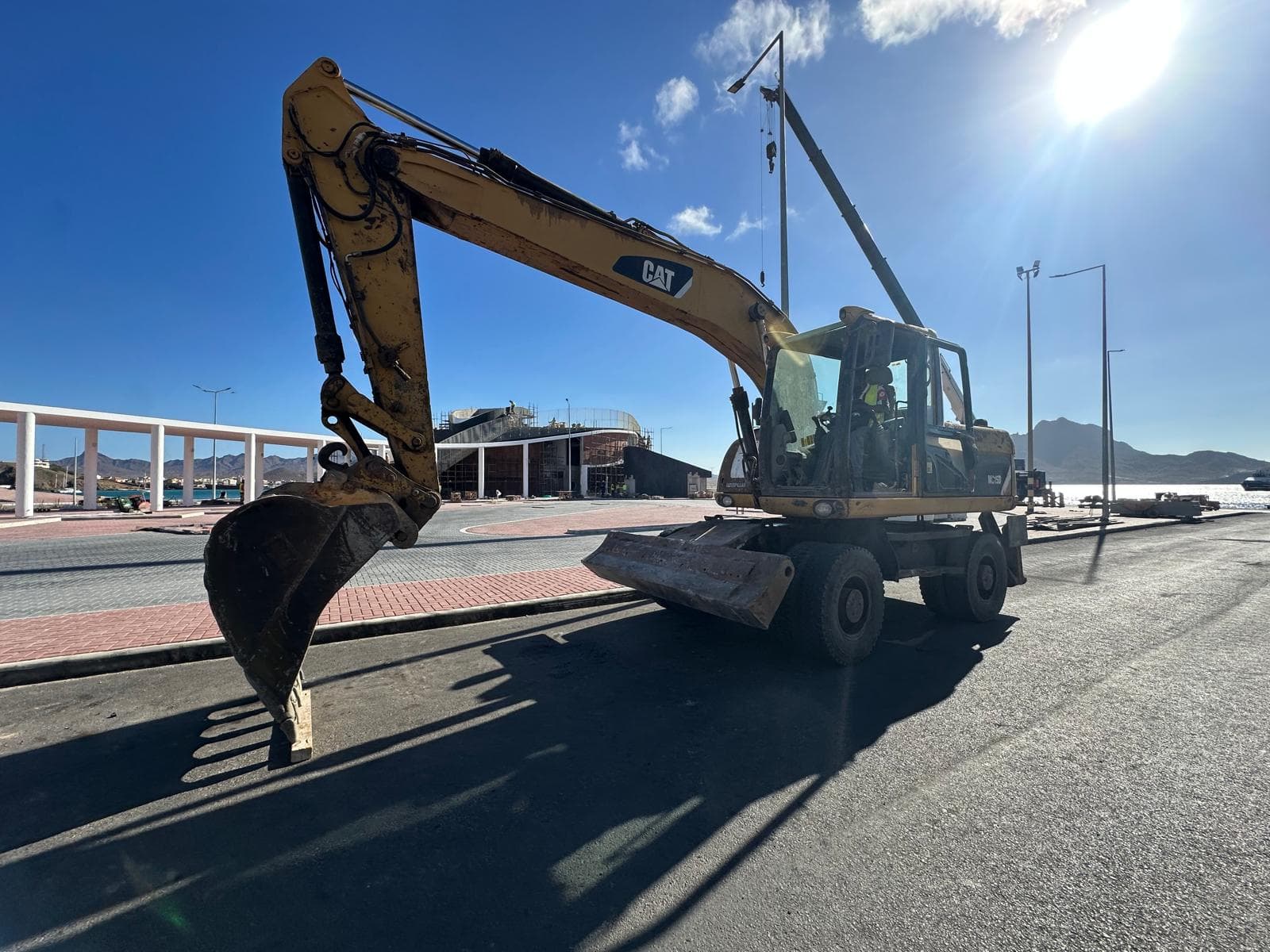 Escavadora de Pneus CATERPILLAR M315D — image 6