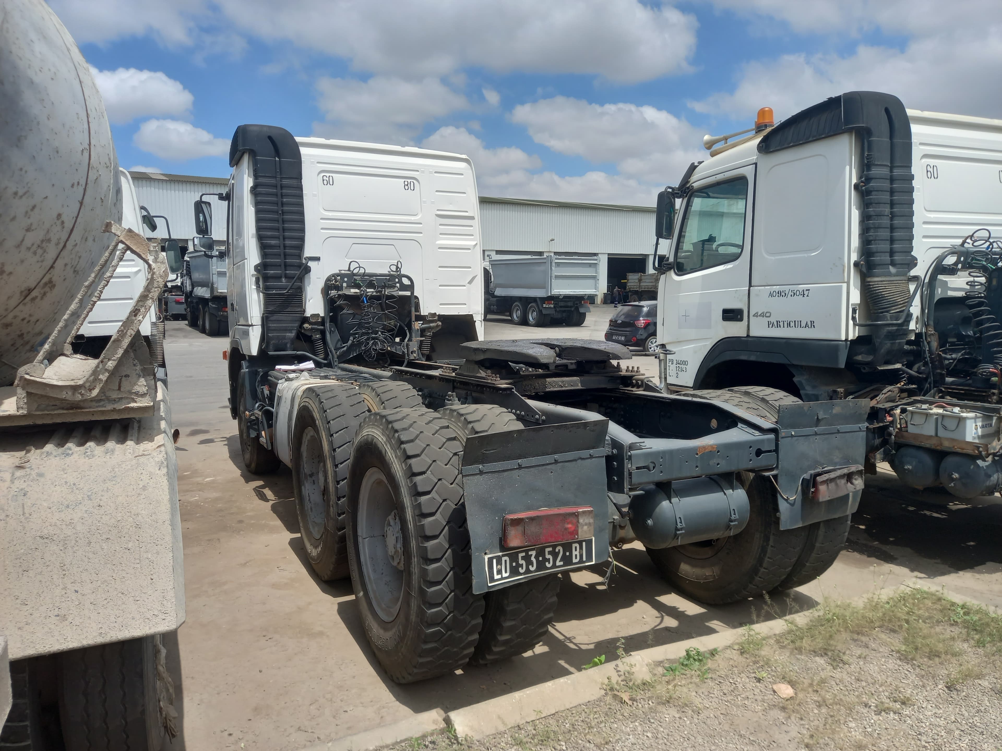 Camião Trator (6X4) VOLVO FH 12 420 — image 3
