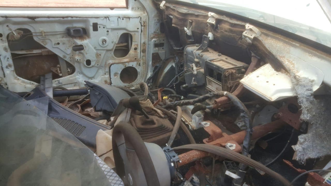 Nissan Hardbody — image 4