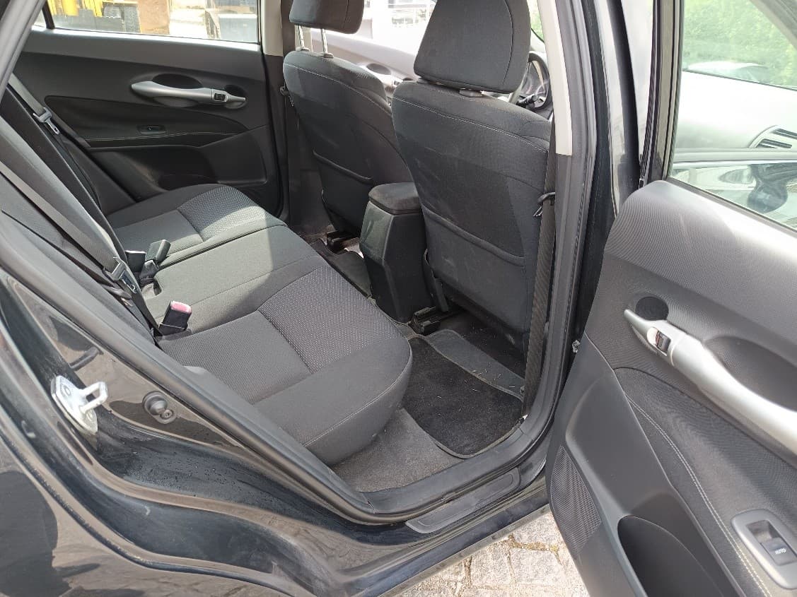Toyota Auris · Ano 2011 — imagem 9