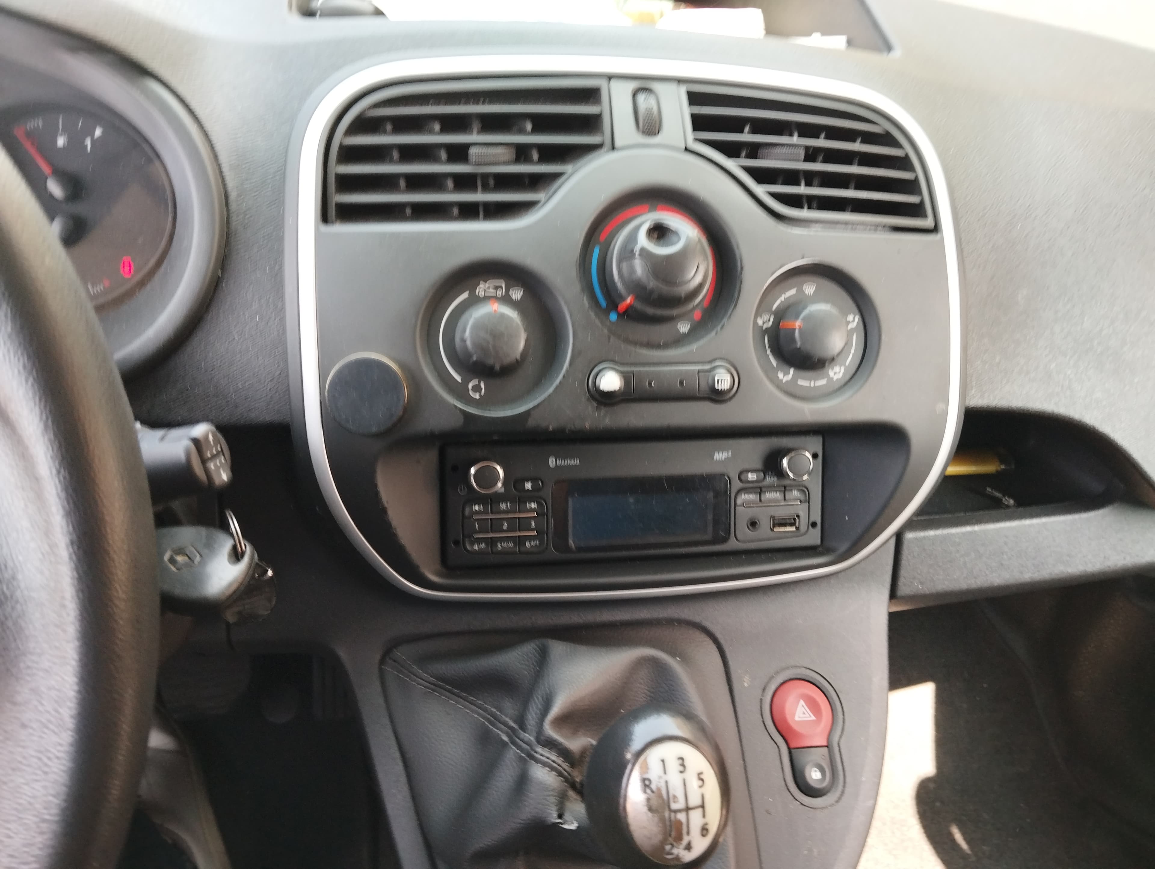 Renault Kangoo 1.5 · Ano 2018 — imagem 9