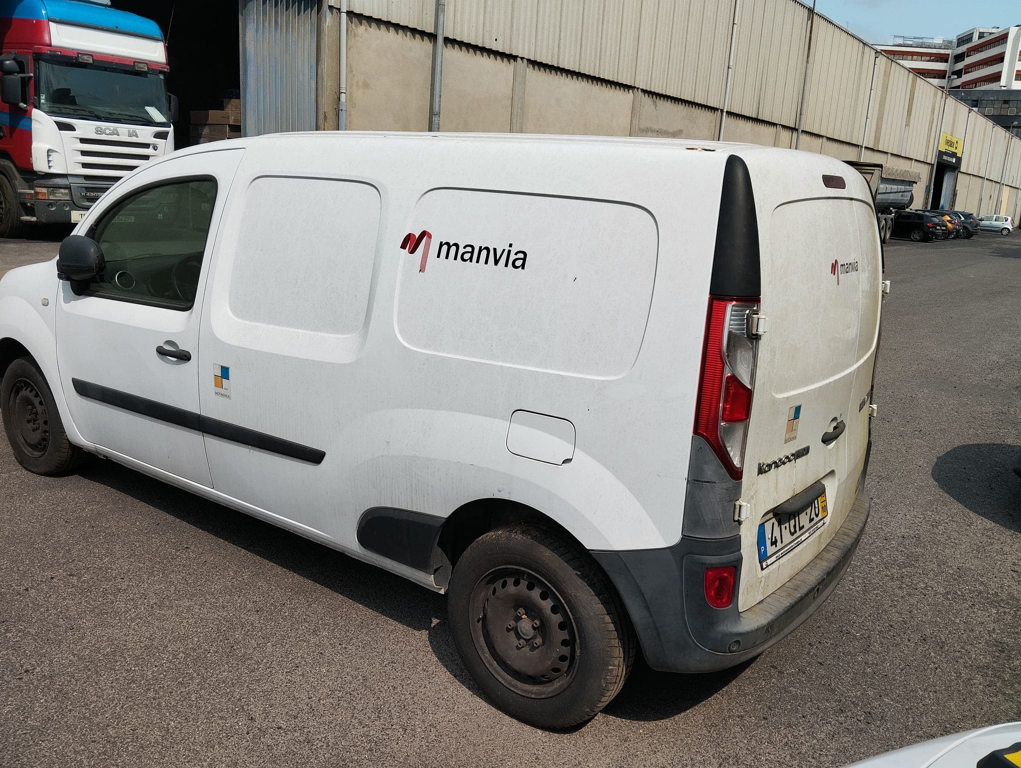 Renault Kangoo Maxi Business 1.5 DCI · Ano 2015 — image 6