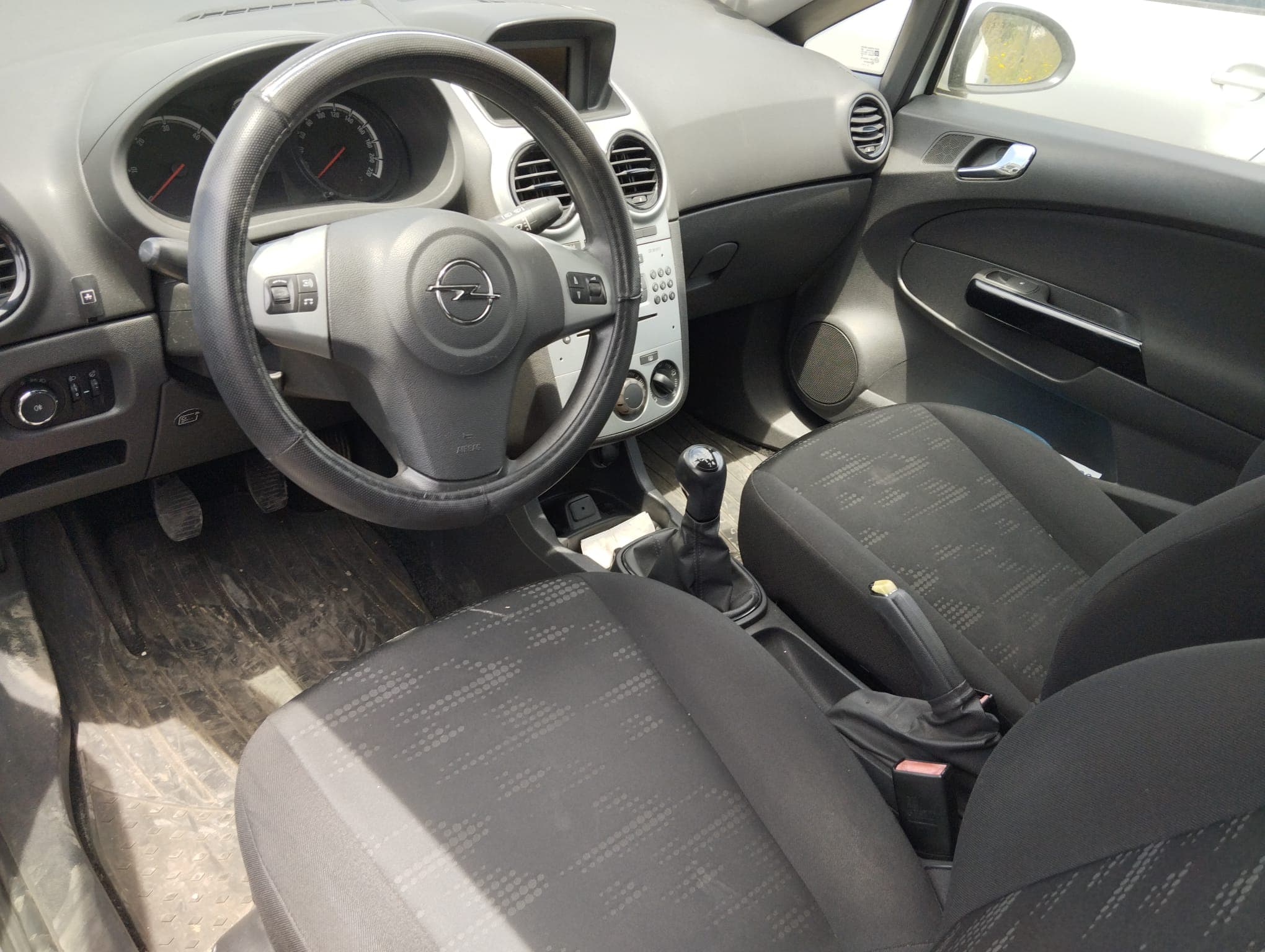 Opel Corsa Van 1.3 CDTi · Ano 2014 — imagem 3