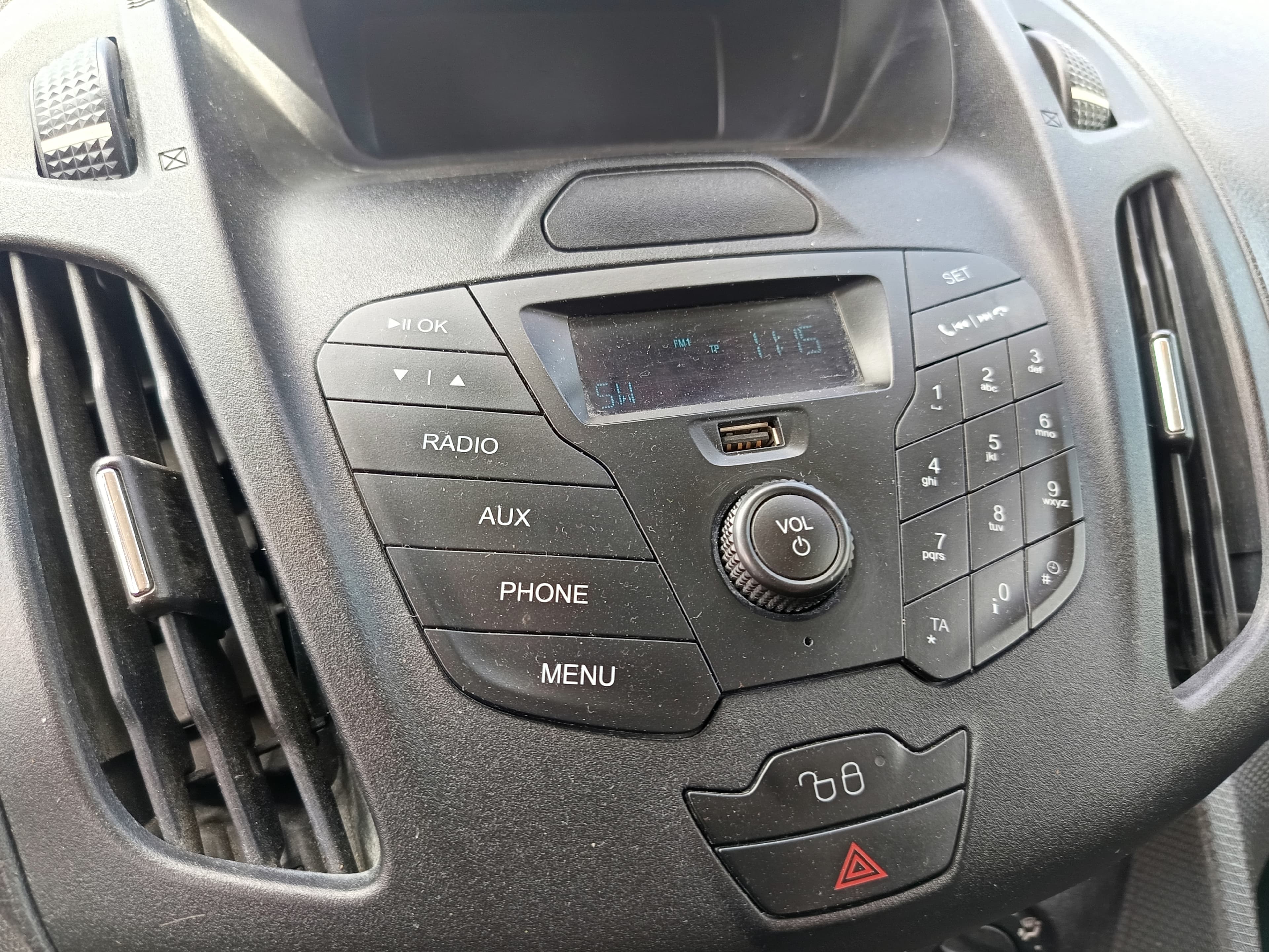 Ford Transit Connect · Ano 2014 — image 41