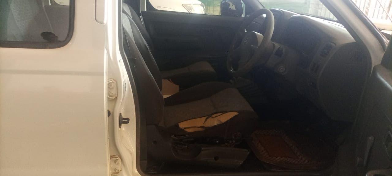 Nissan Hardbody — imagem 8