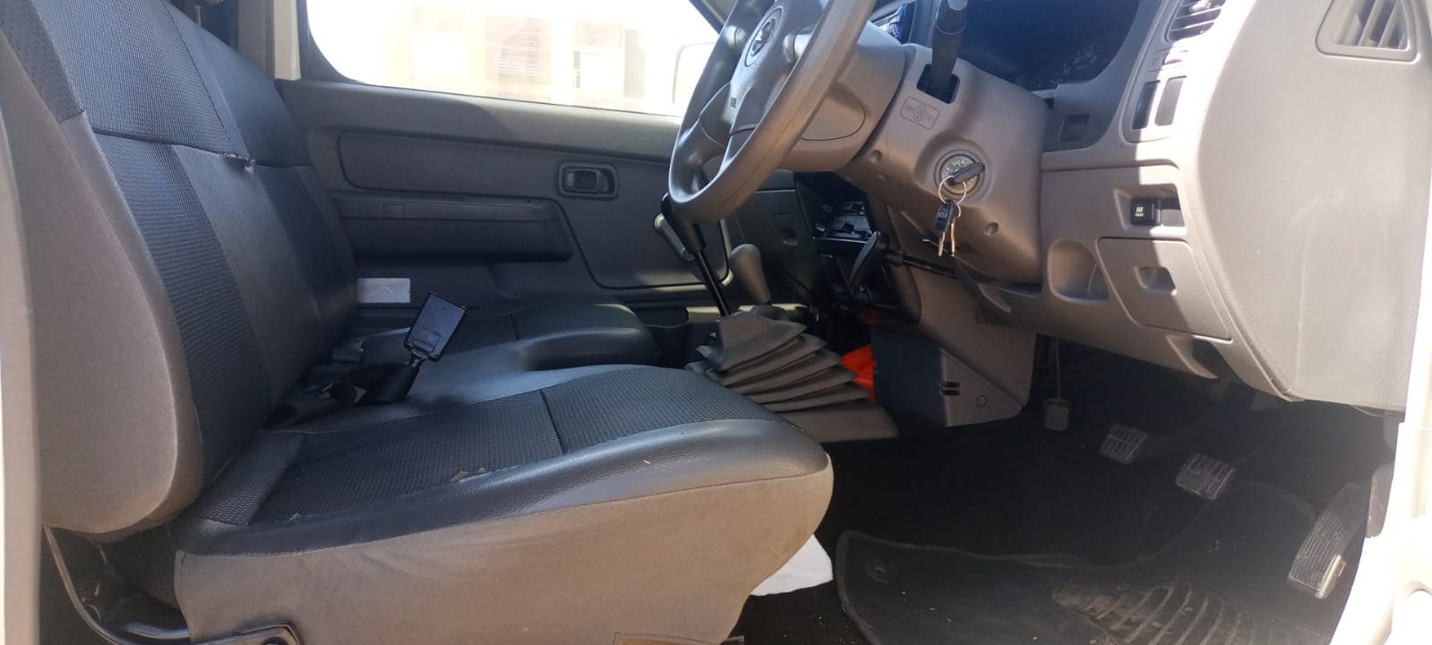 Nissan Hardbody — image 12