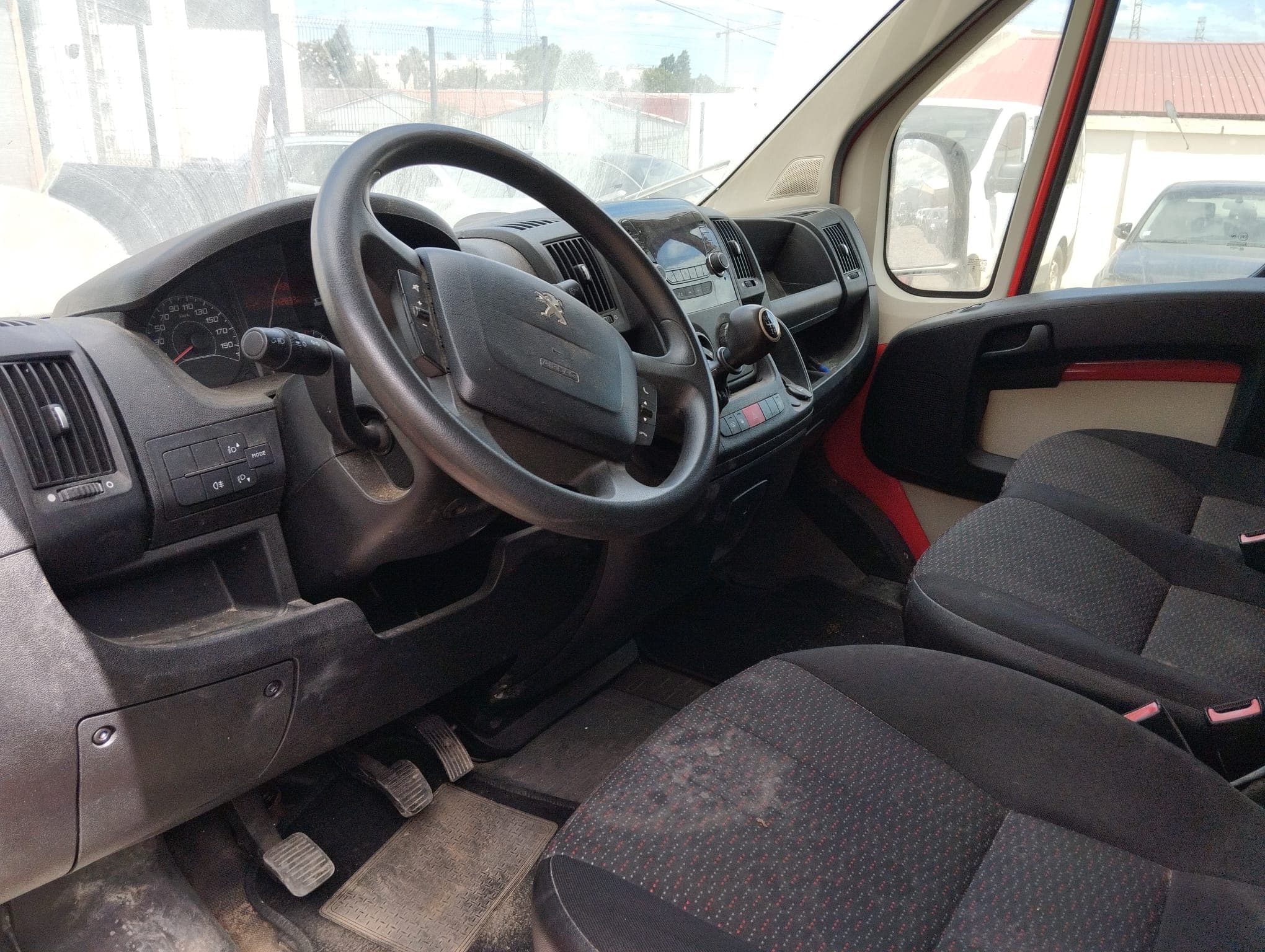 Peugeot Boxer · Year 2017 — image 11