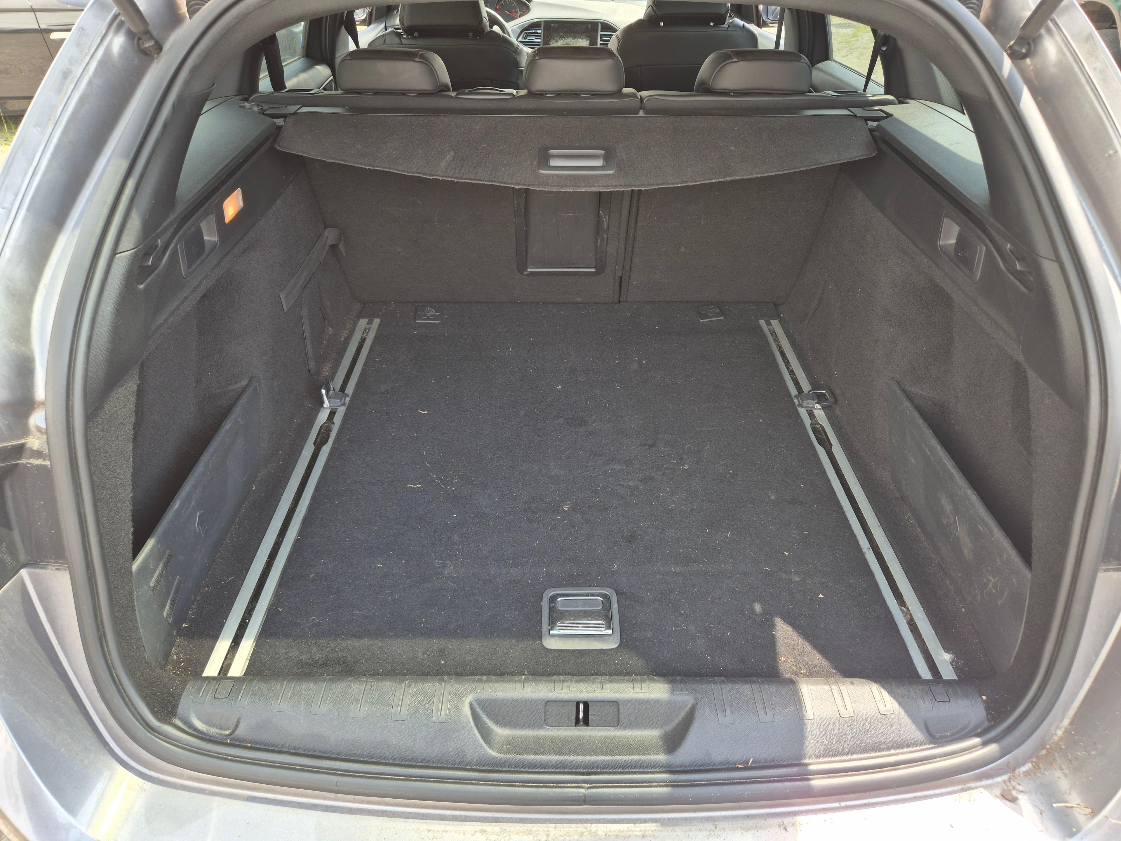 Peugeot 308 SW · Ano 2015 — imagen 9