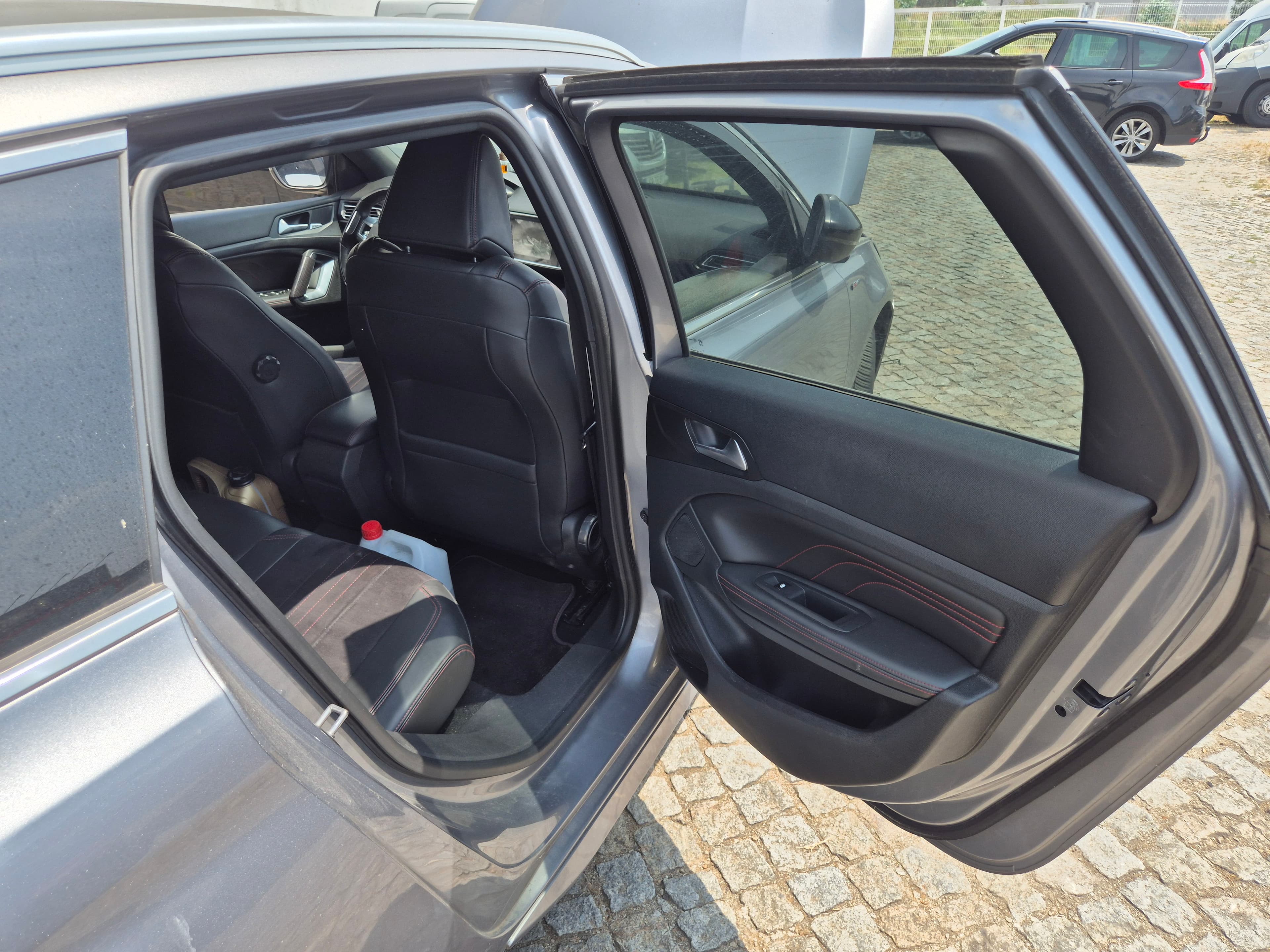 Peugeot 308 SW · Ano 2015 — imagen 21