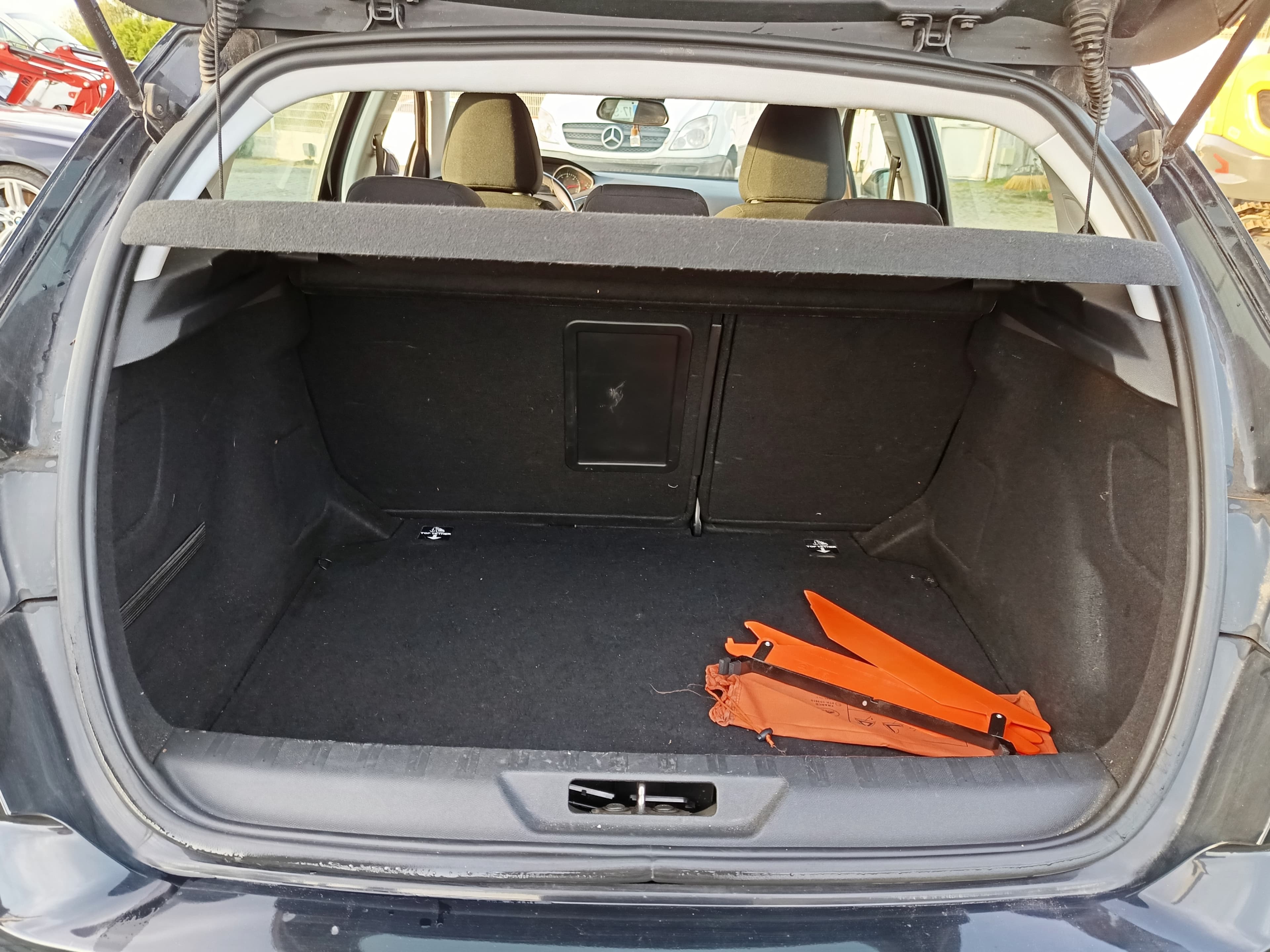 Peugeot 308 1.6 BlueHDi · Ano 2016 — image 19