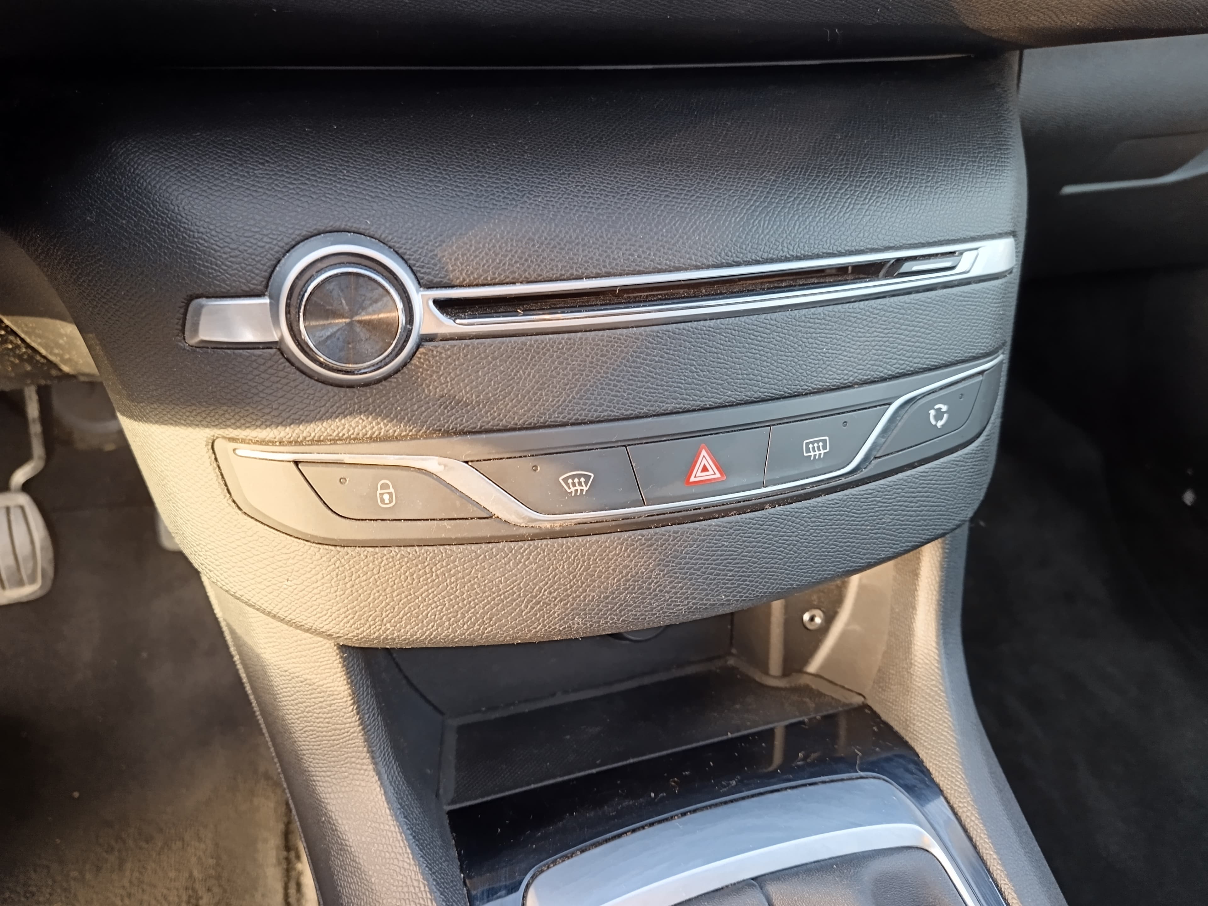 Peugeot 308 1.6 BlueHDi · Ano 2016 — image 37