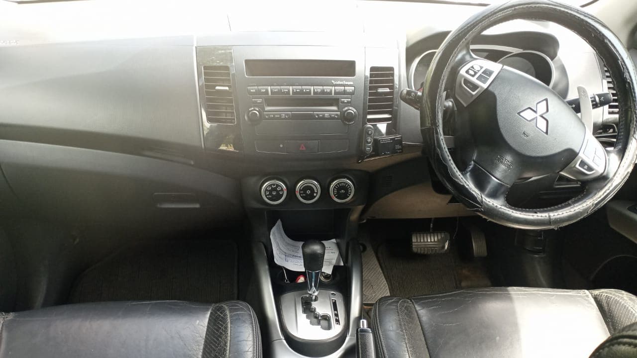 Mitsubishi Outlander 2,60m - 2008 — image 9