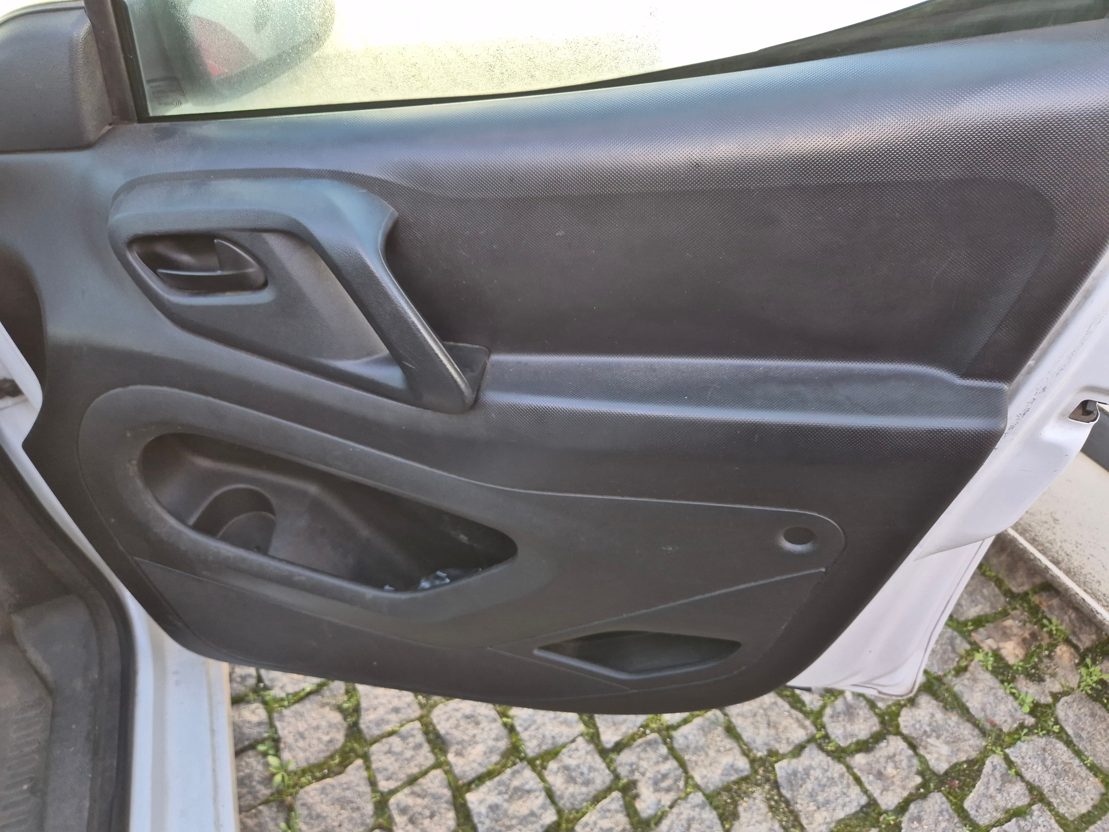 Peugeot Partner · Ano 2013 — image 19