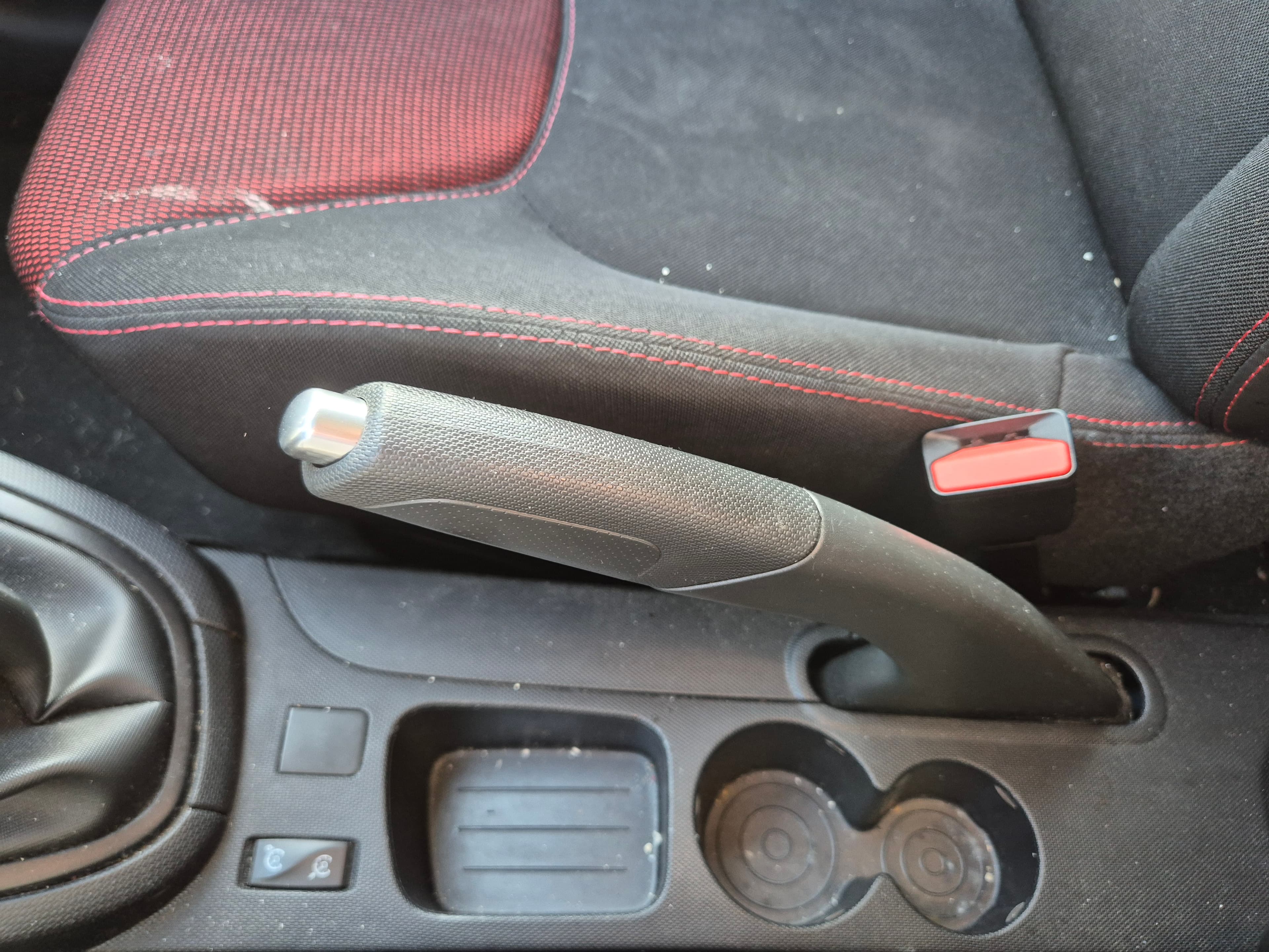Renault Clio · Ano 2015 — imagem 28