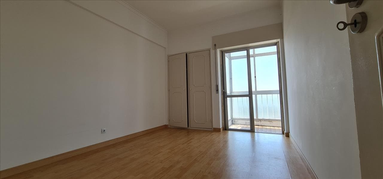 T3 Apartment · Rio de Mouro, Sintra — image 13