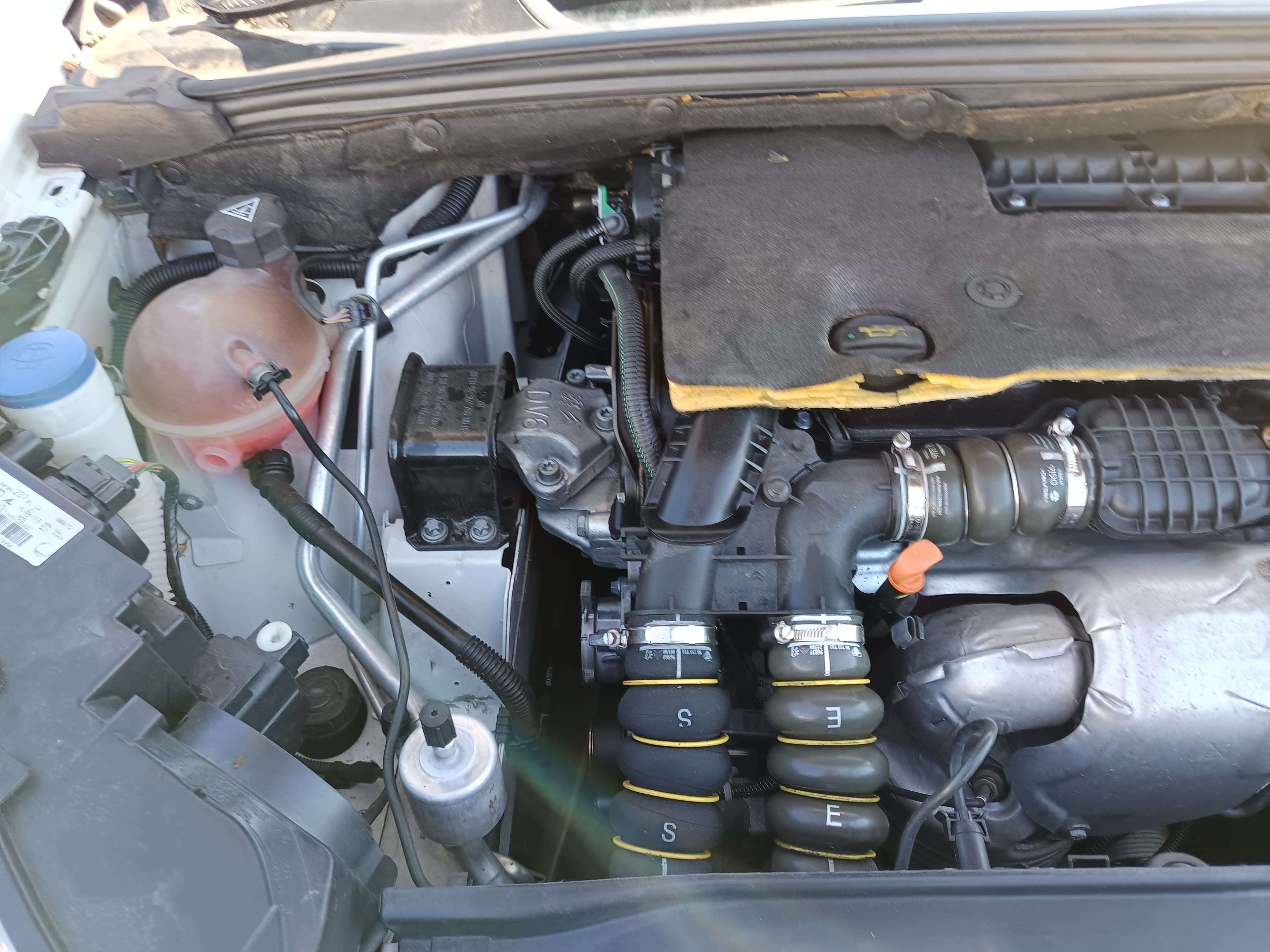 Citroën C4 · Ano 2016 — image 17