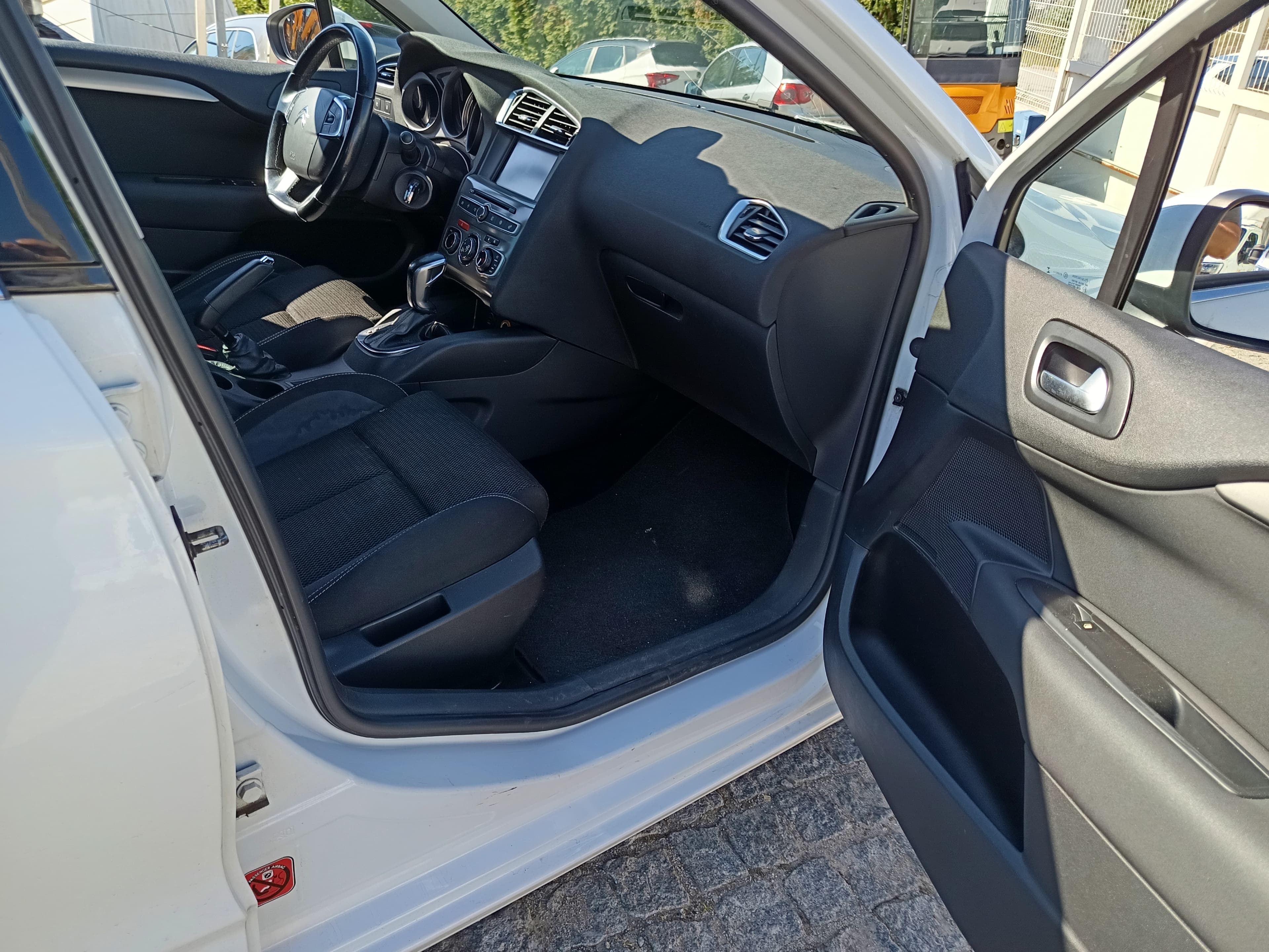 Citroën C4 · Ano 2016 — image 24