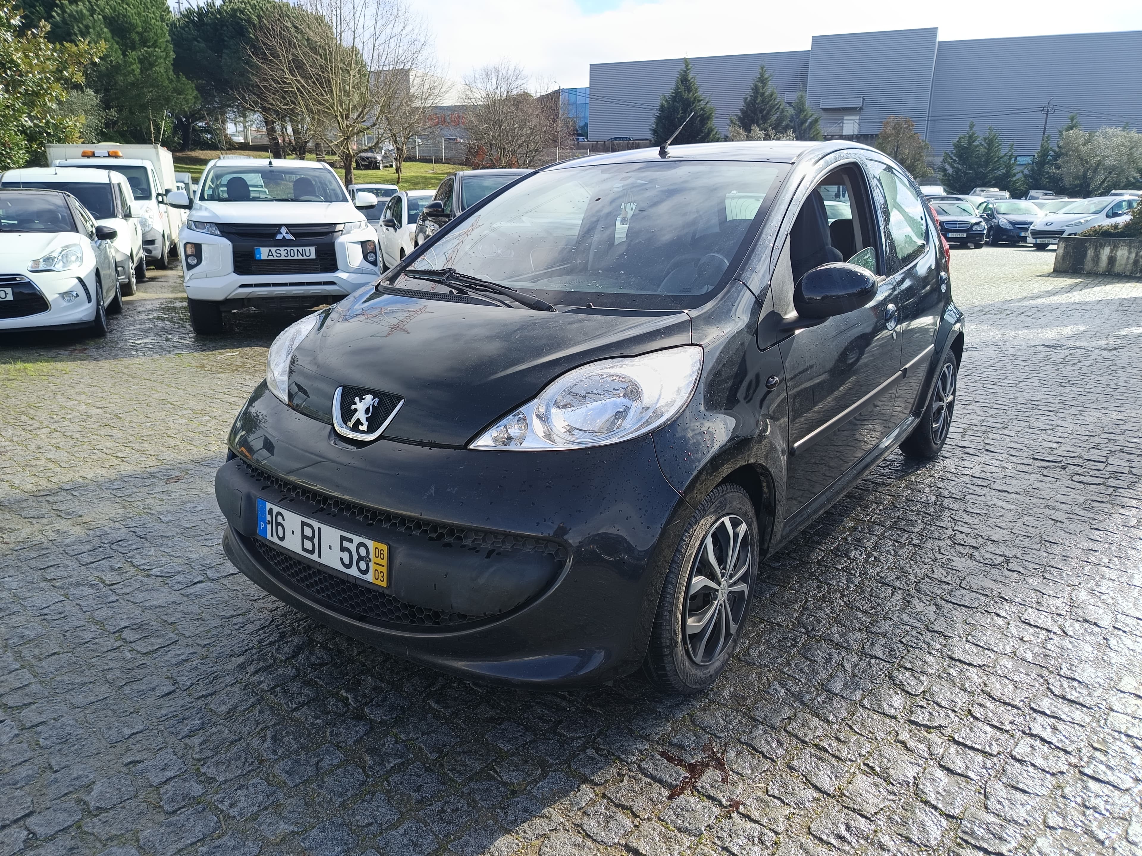 Peugeot 107 · Ano 2006 — image 1