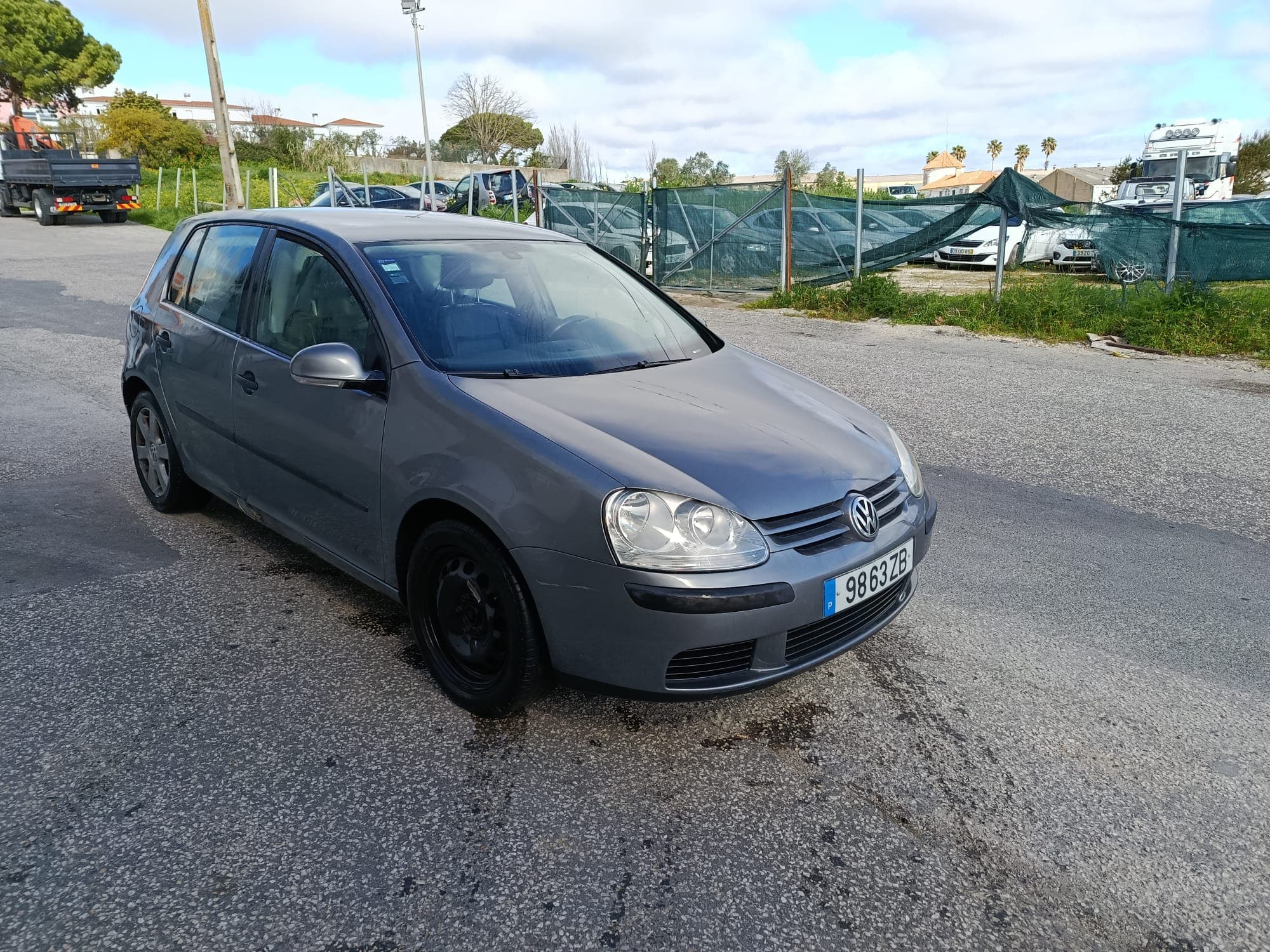 Volkswagen Golf · Ano 2004 — image 1