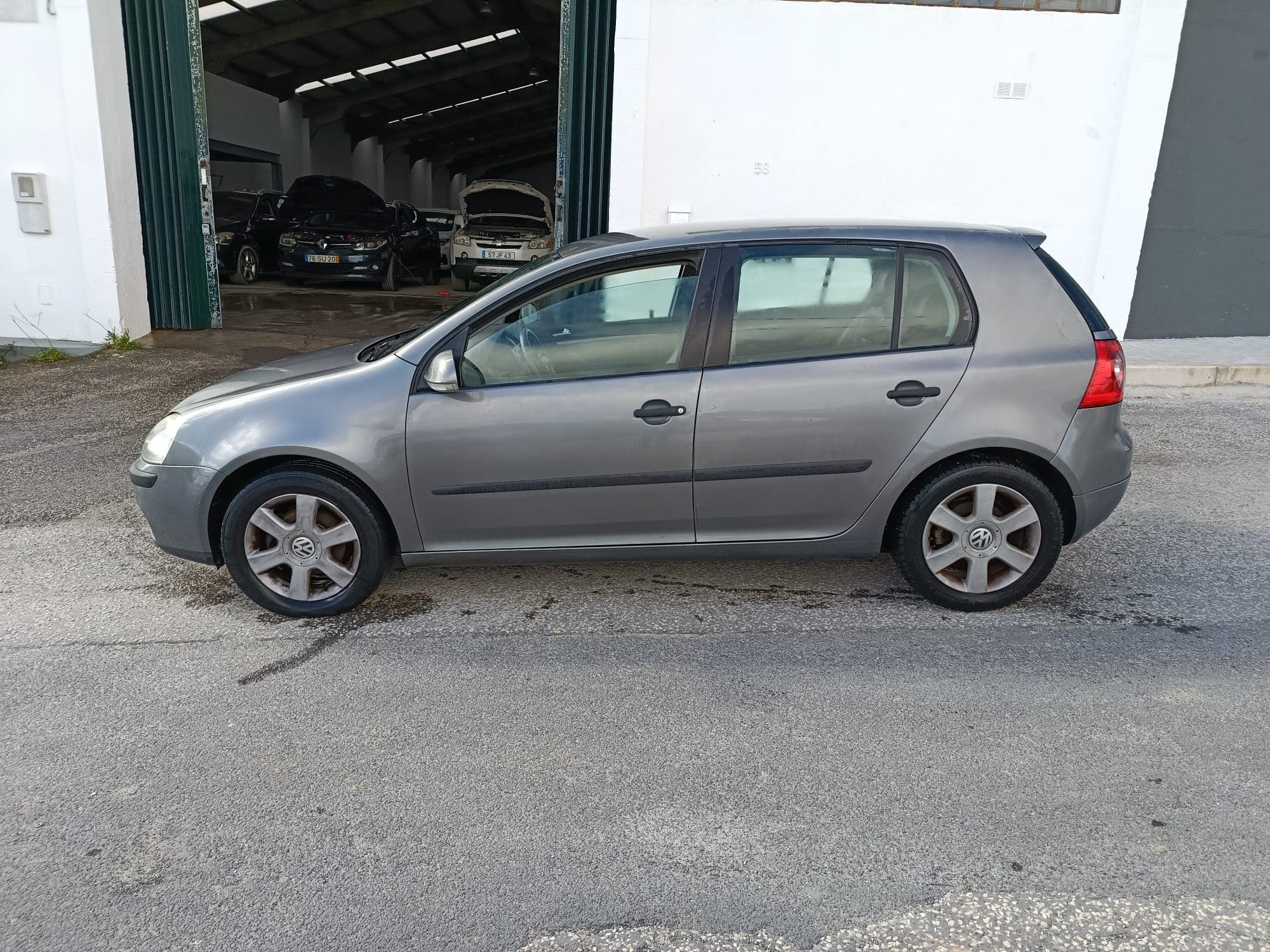 Volkswagen Golf · Ano 2004 — image 5
