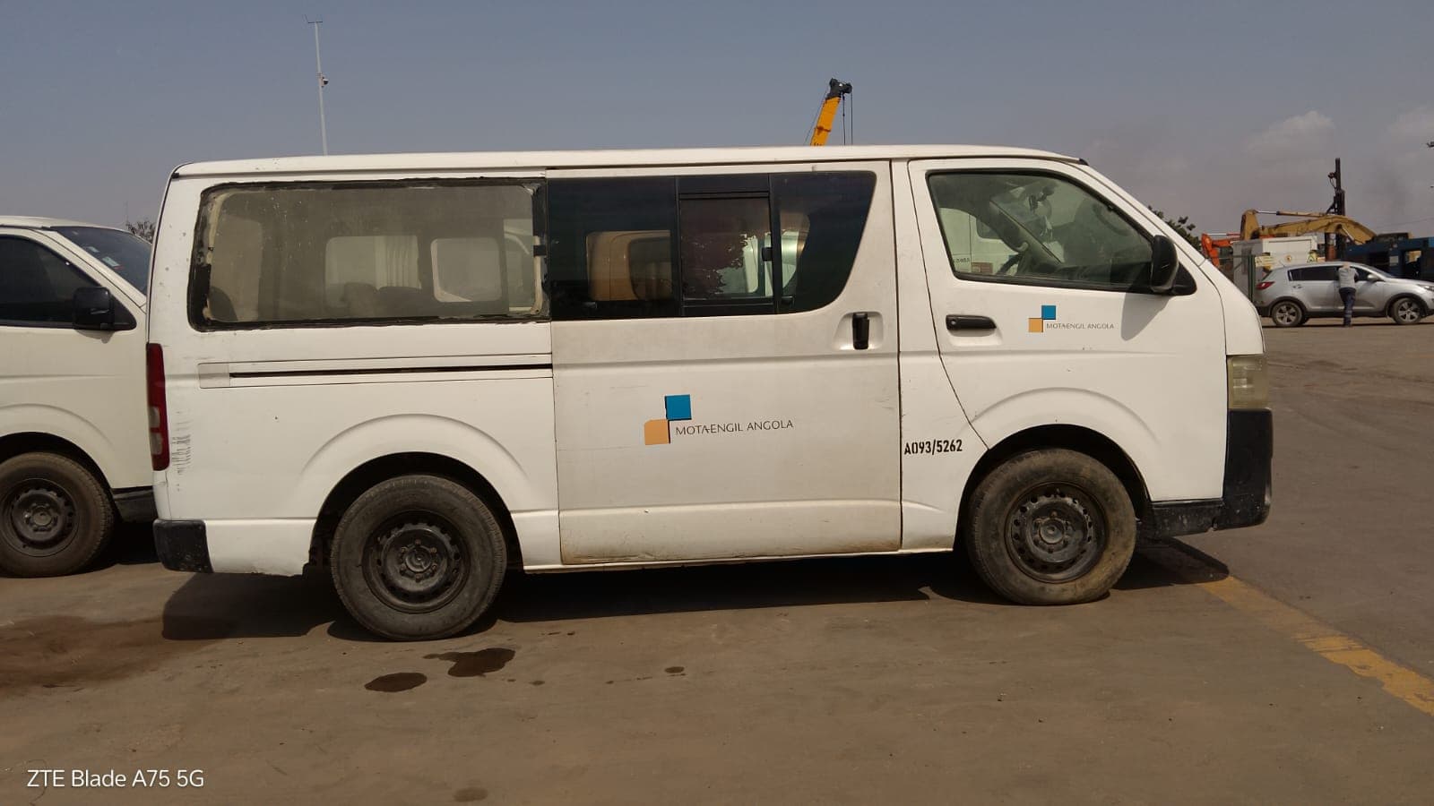 Mini-Autocarro TOYOTA HIACE 15 LUGARES 2.5 MT — imagem 1