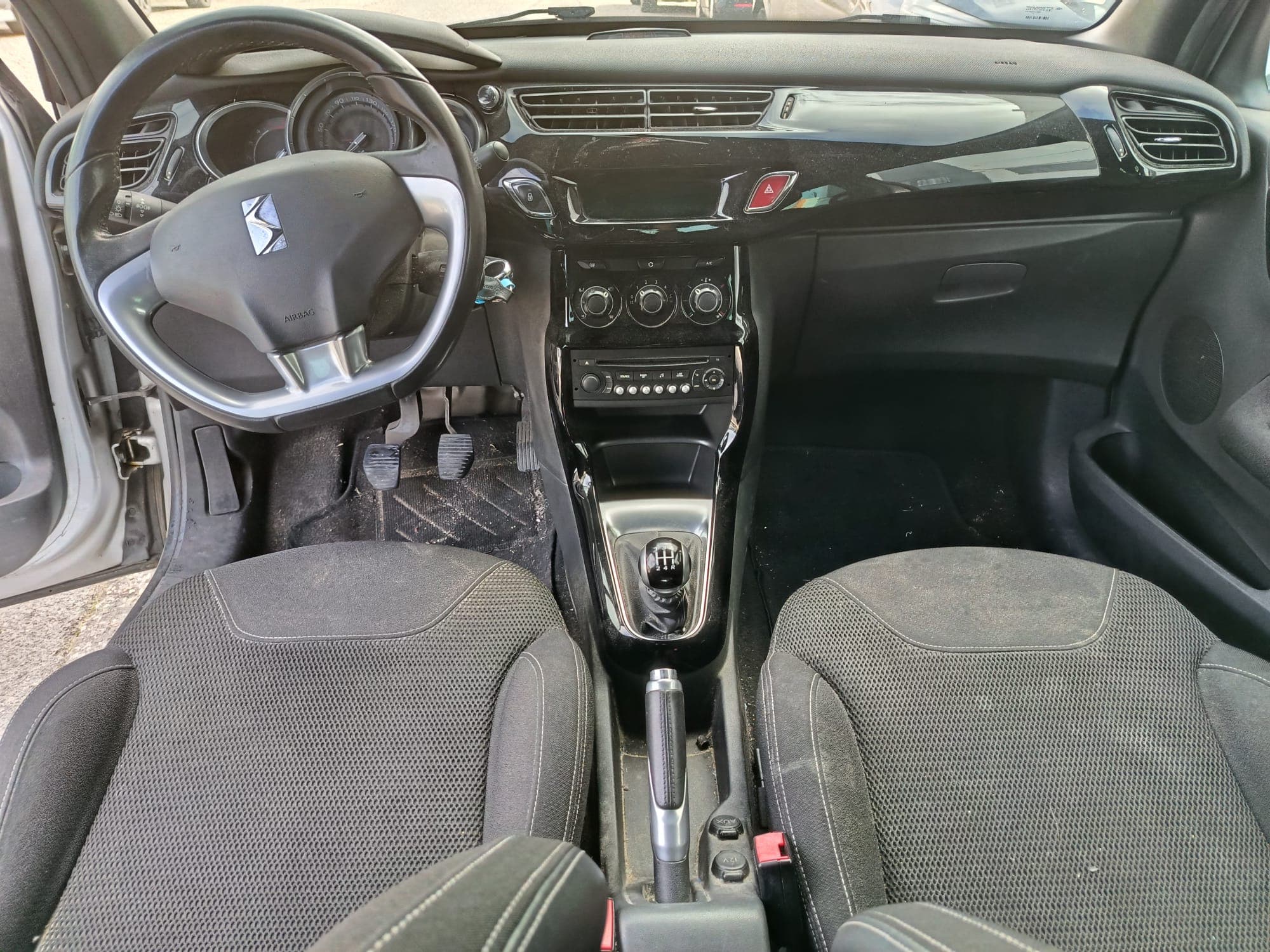 Citroën DS3 · Ano 2015 — image 12