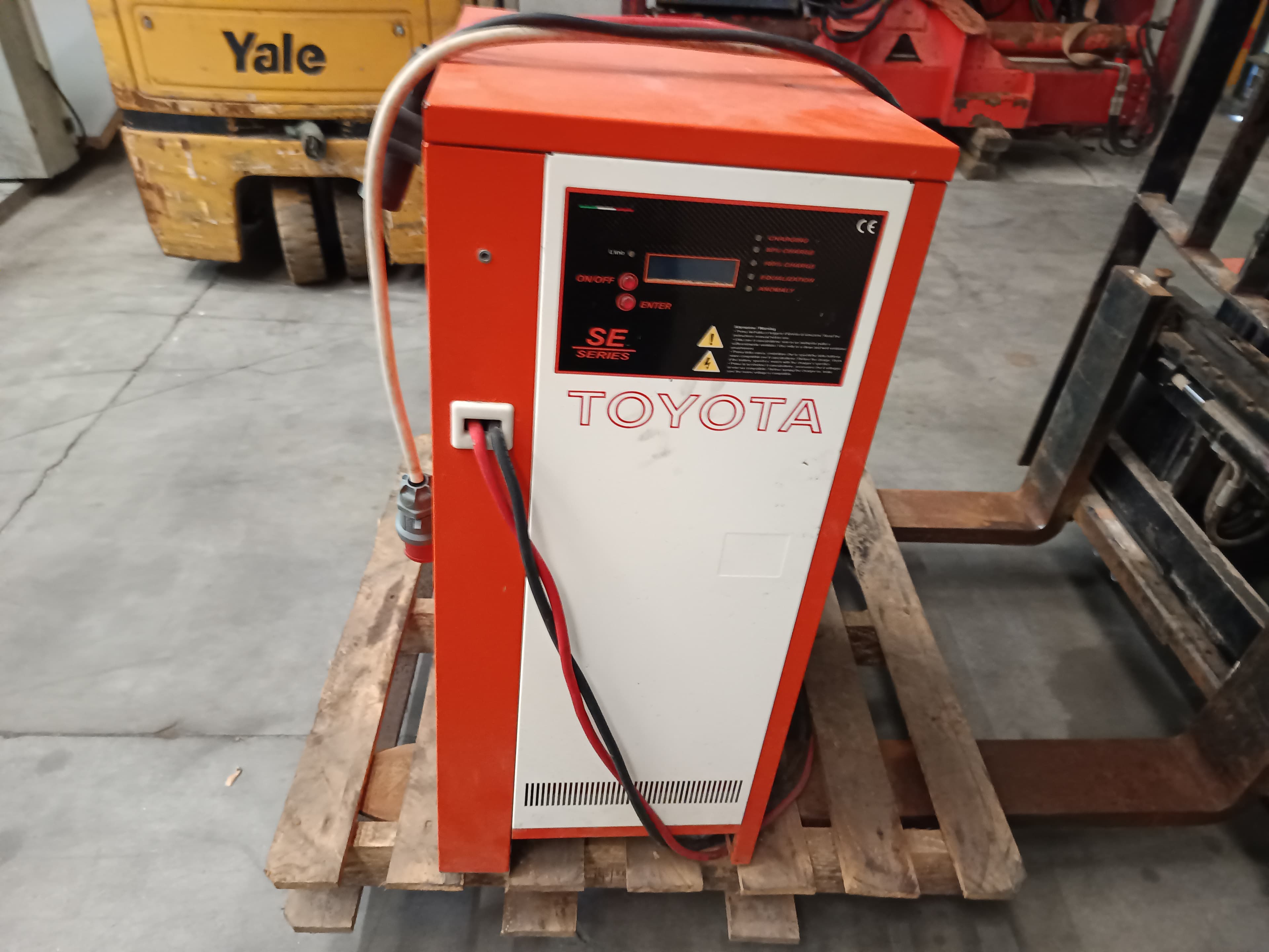 Empilhador Elétrico Toyota — image 9