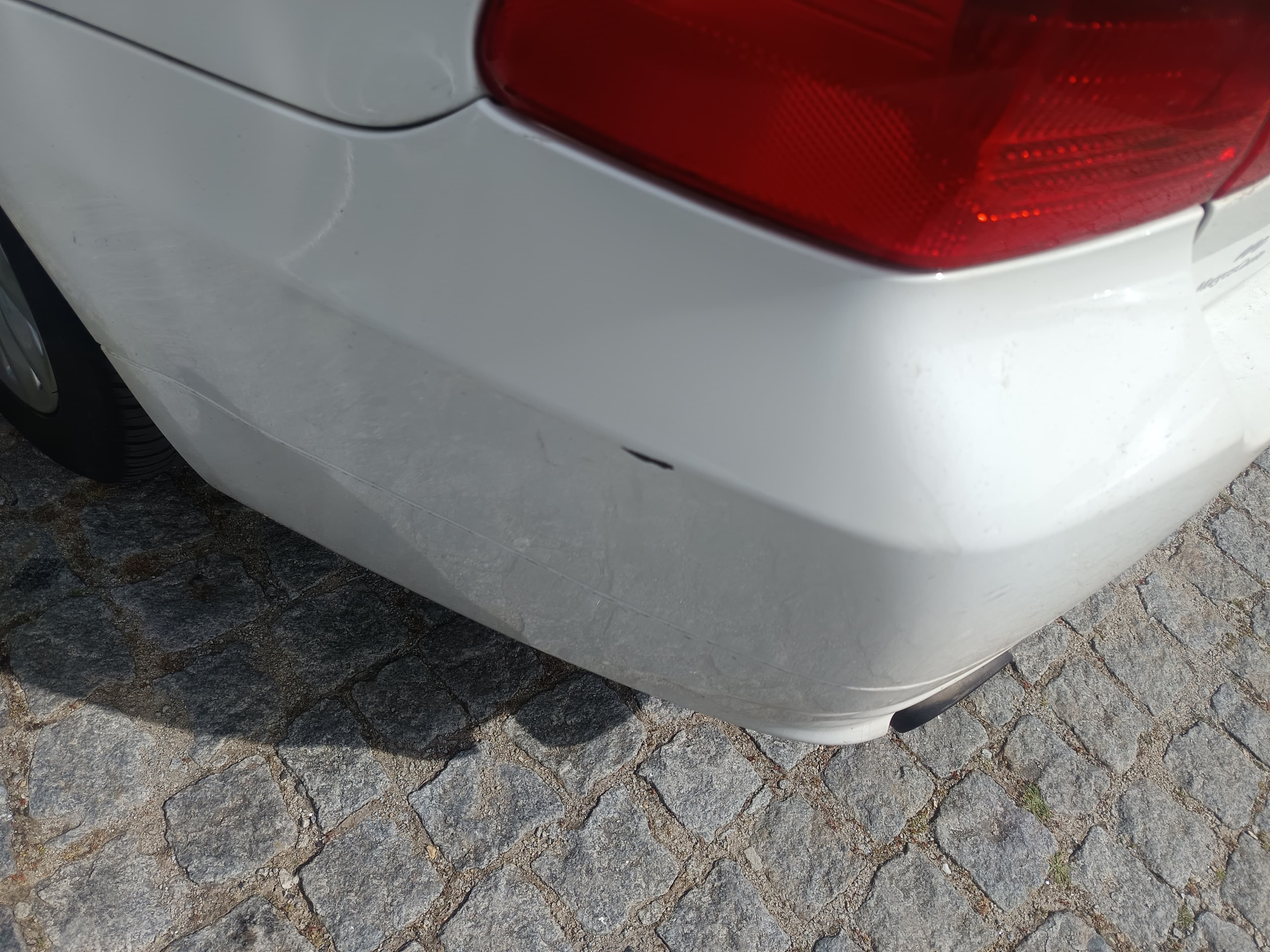 BMW 320d · Ano 2008 — image 9