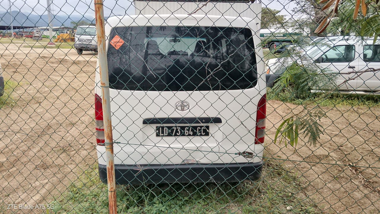 Véhicule léger Passagers Toyota Hiace — image 5