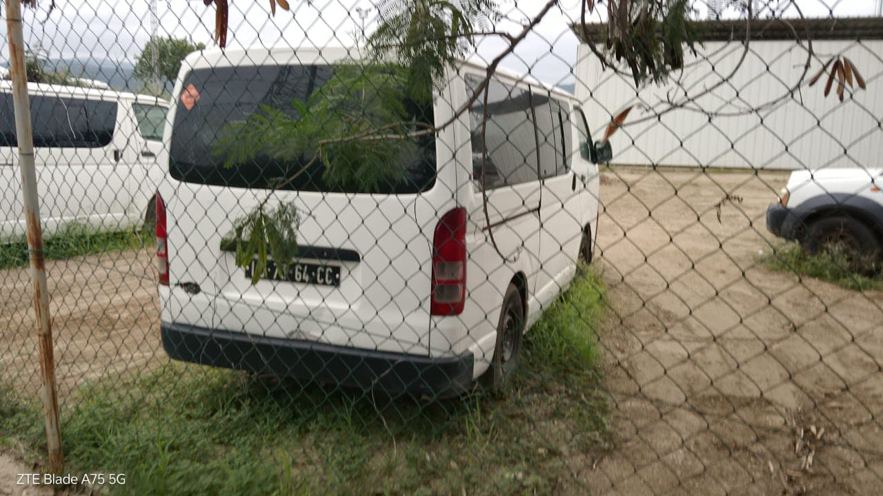 Véhicule léger Passagers Toyota Hiace — image 6