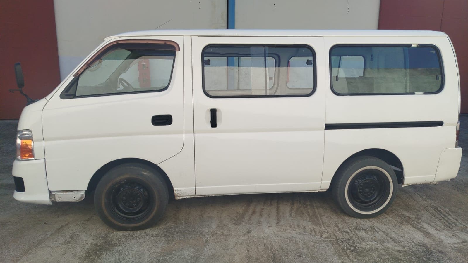 Nissan Caravan 2.50m - 2006 — image 3