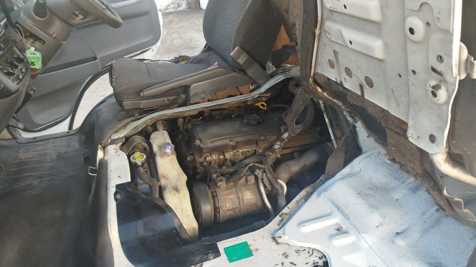 Nissan Caravan 2.50m - 2006 — image 11