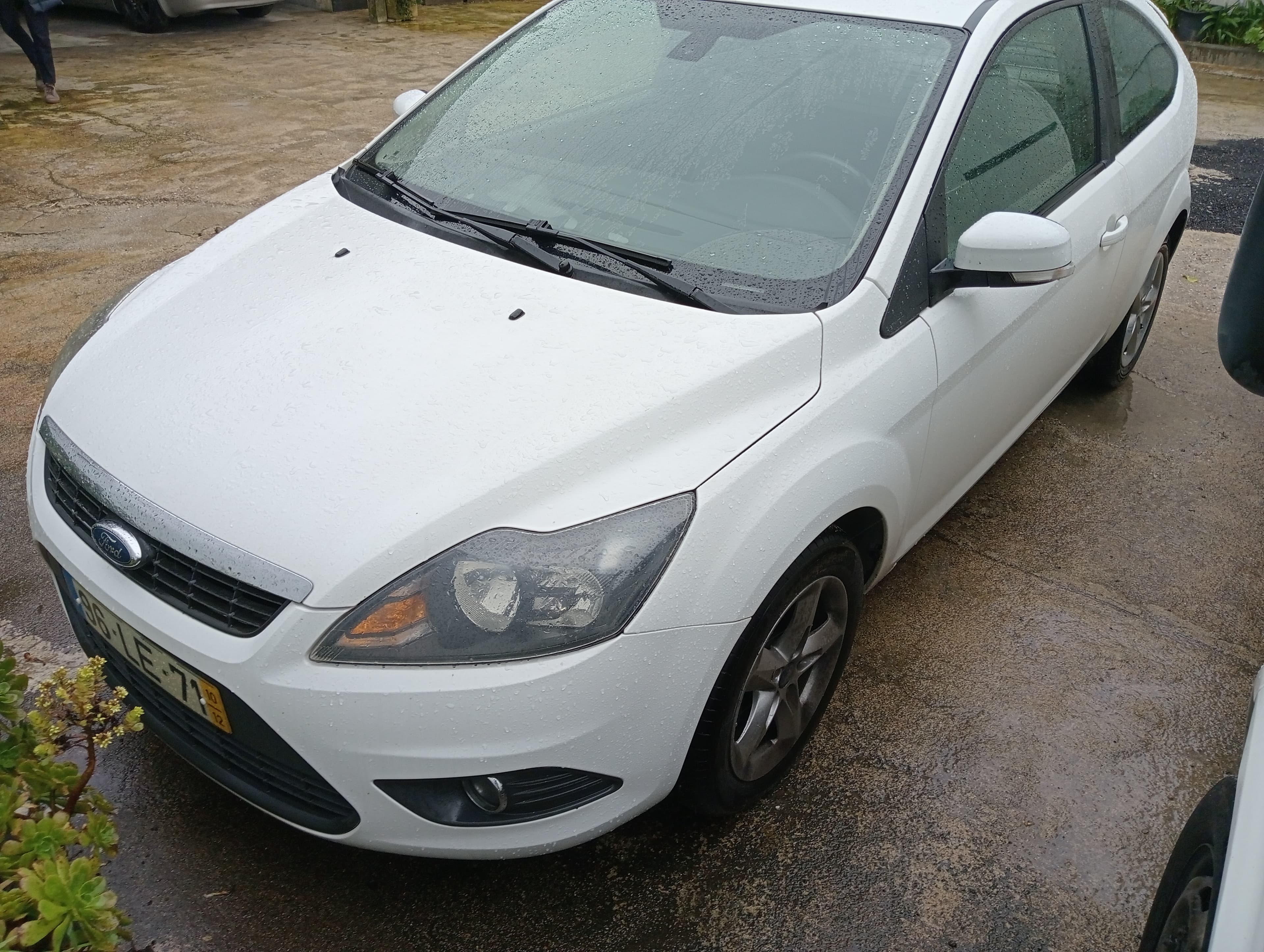 Ford Focus 1.6 TDCI · Ano 2010 — image 2