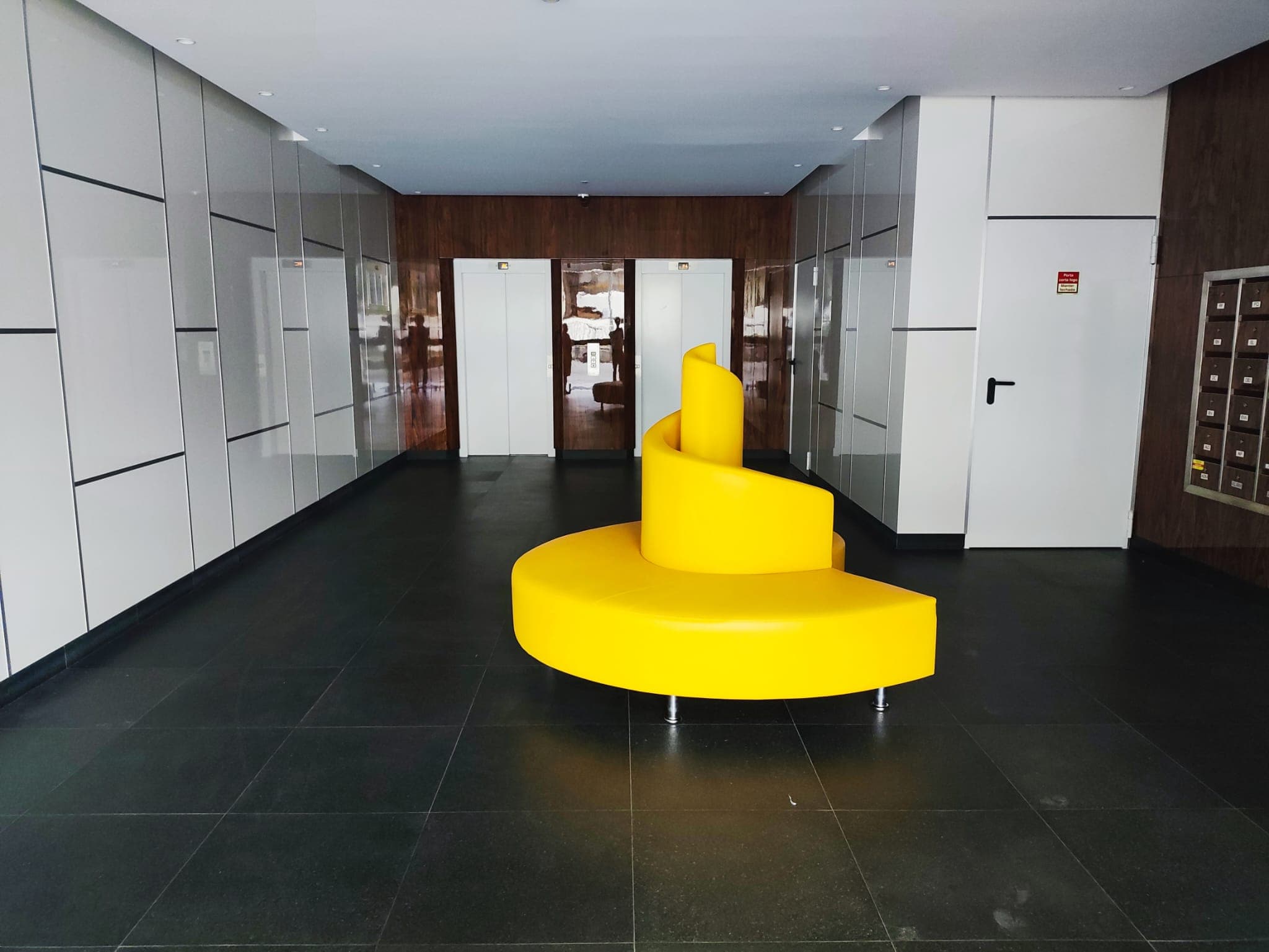 Apartamento T1 + Lugar de Estacionamento · Funchal — image 3