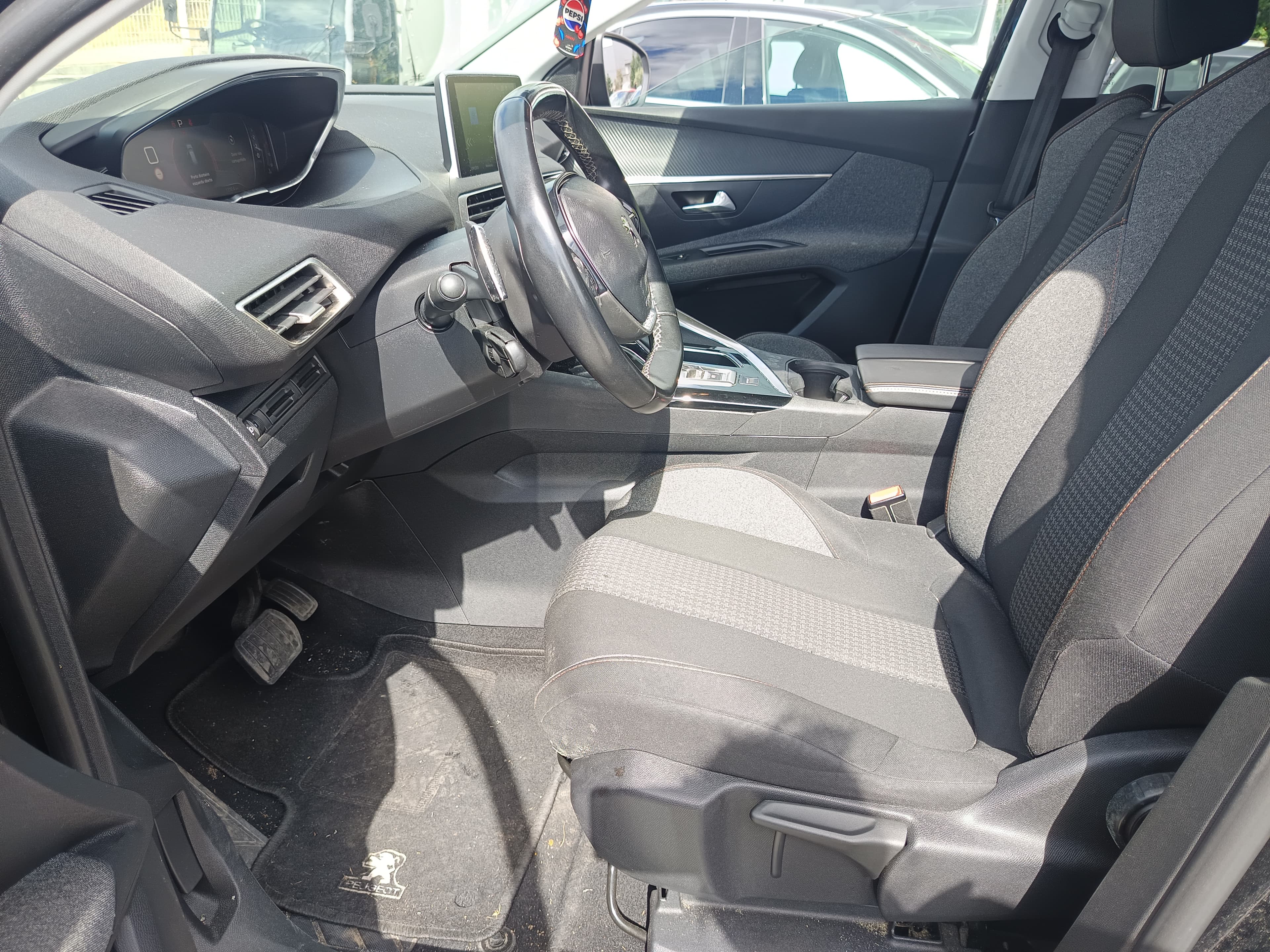 Peugeot 3008 · Ano 2018 — imagen 31