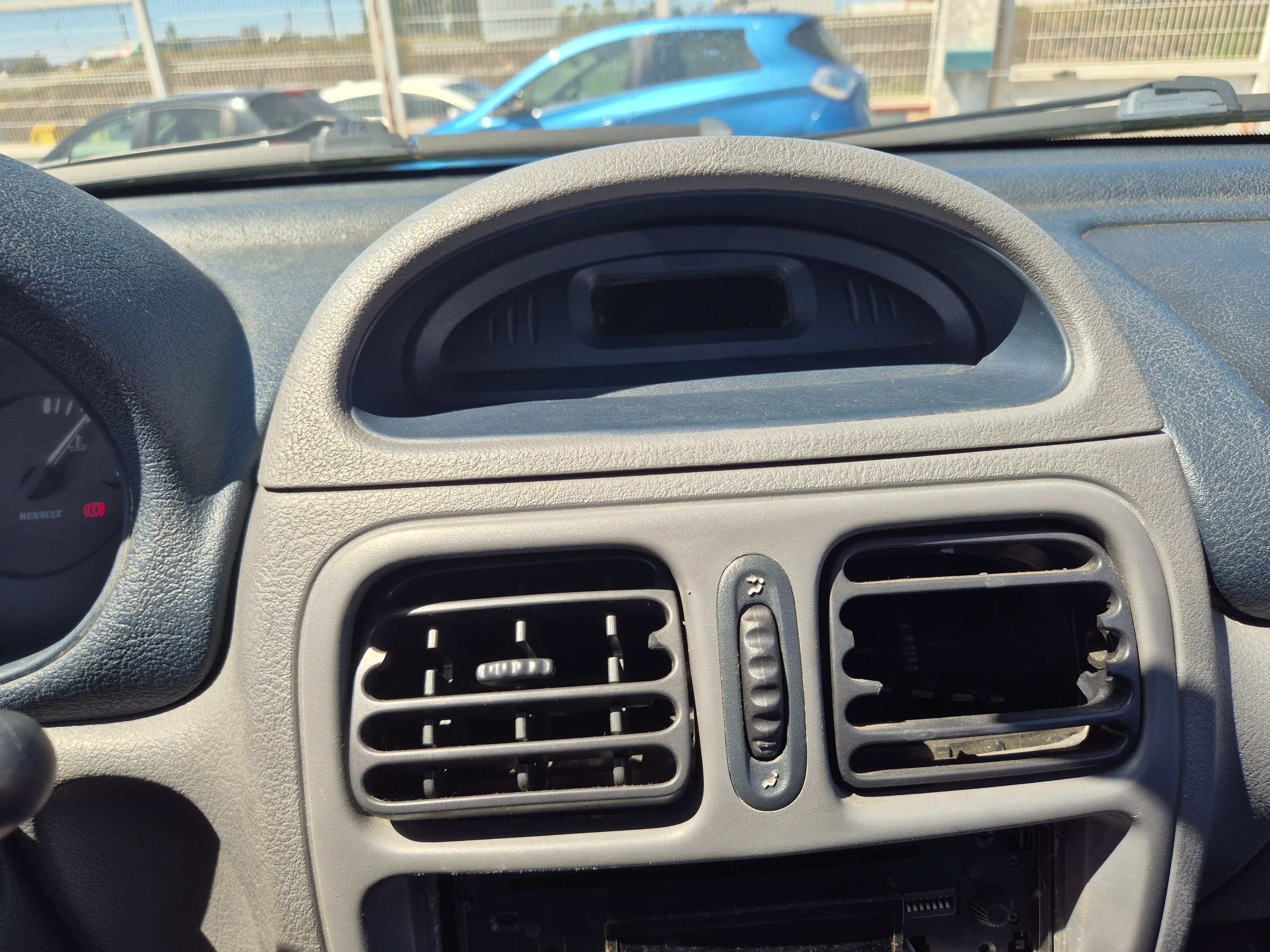 Renault Clio · Año 2001 — imagen 34