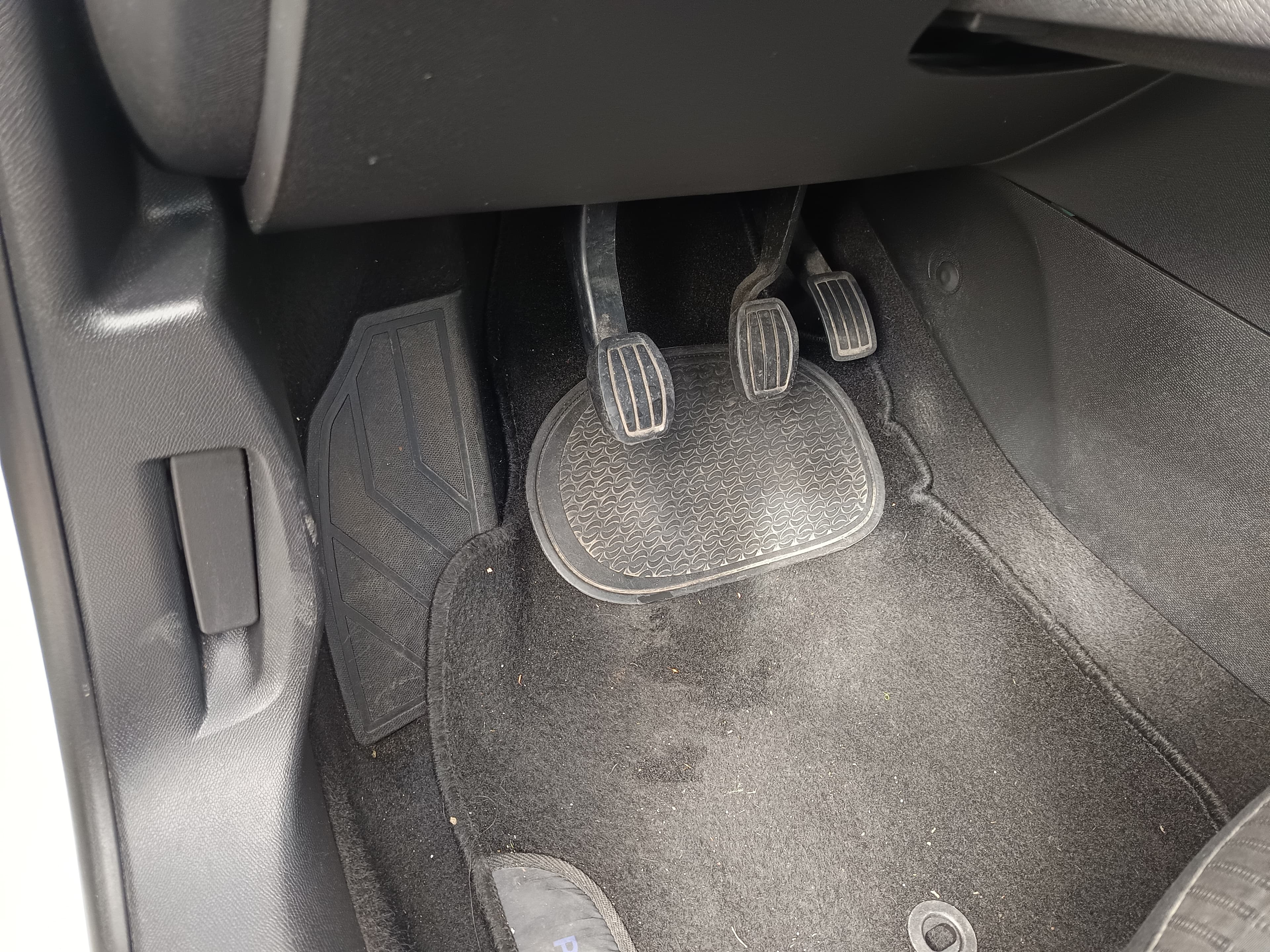 Peugeot 308 · Ano 2016 — image 34