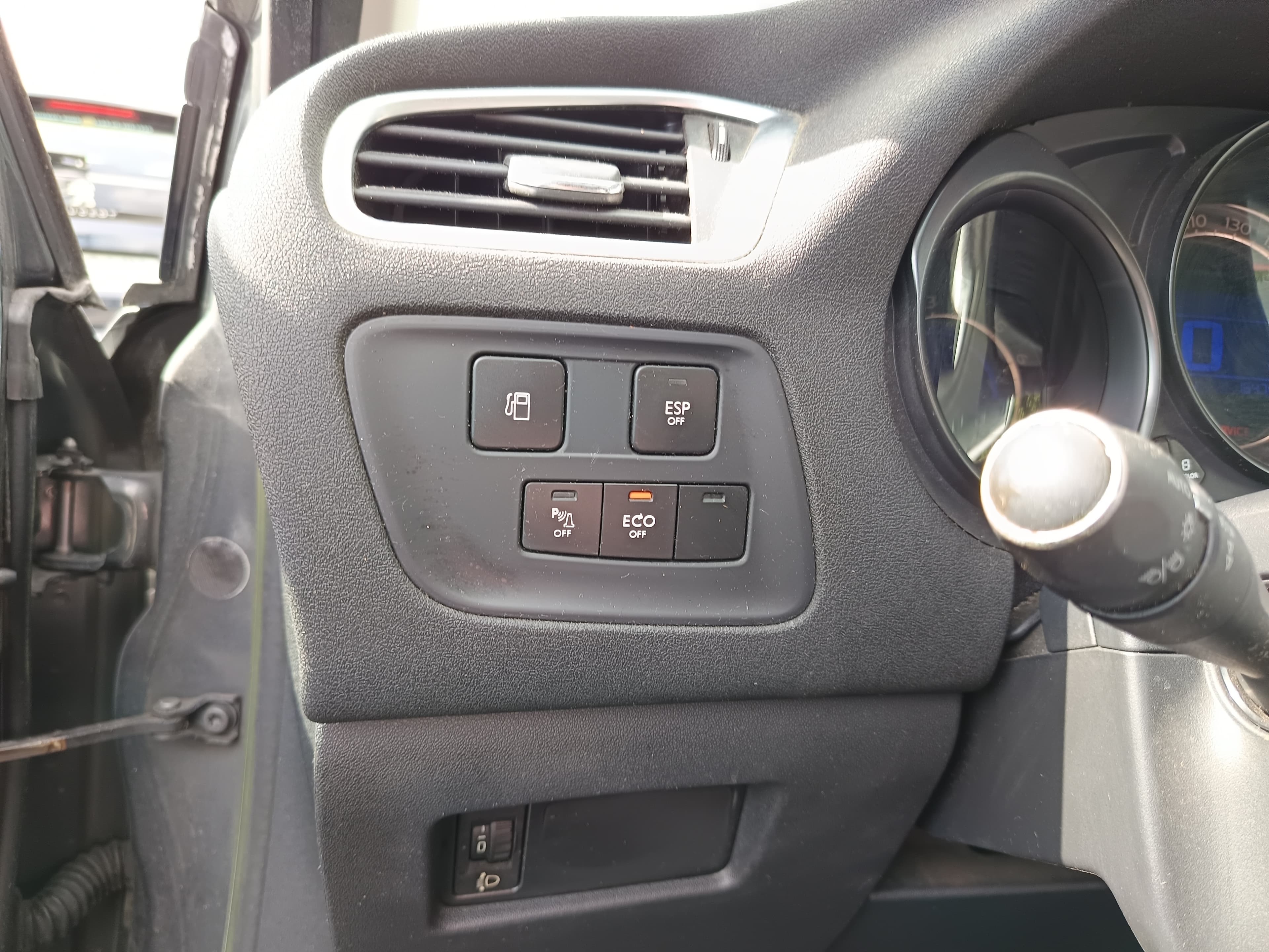 Citroën C4 · Ano 2013 — image 40