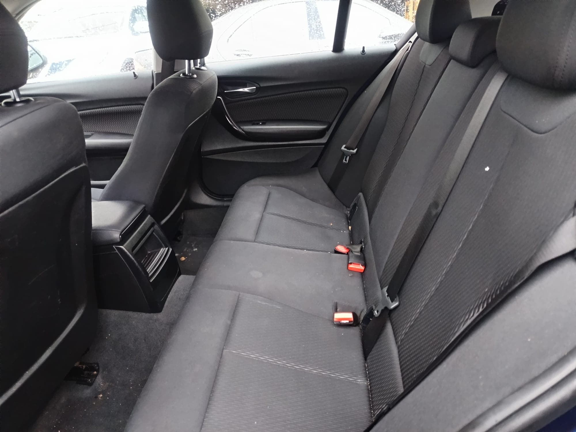 BMW 116 d · Ano 2016 — image 32